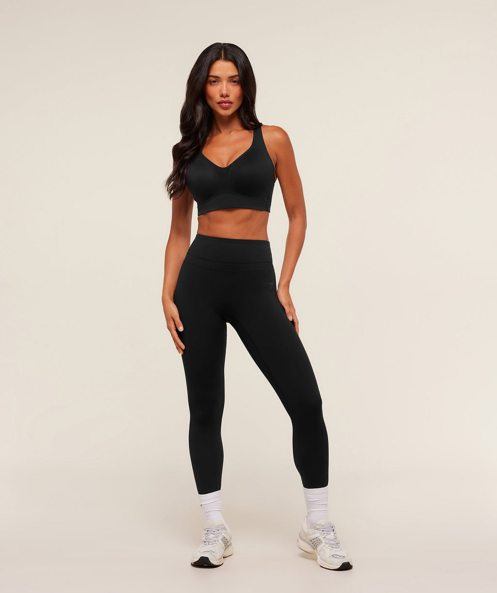 gymshark-high-support-v-neck-sports-bra-sports-bras-black-aw25