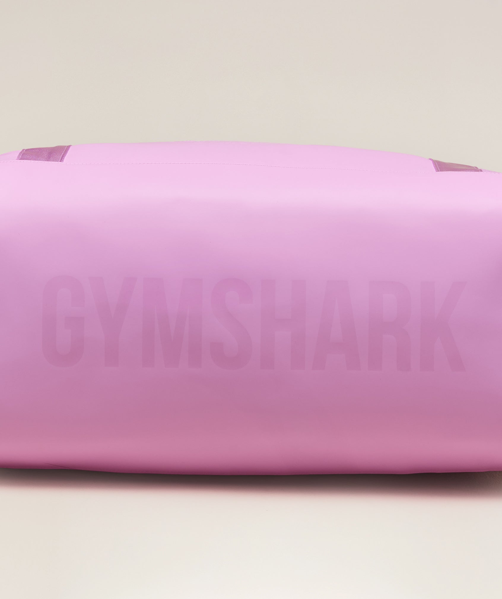 gymshark-everyday-holdall-small-sour-pink-ss25