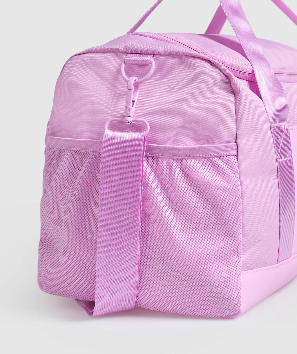 gymshark-everyday-holdall-small-sour-pink-ss25