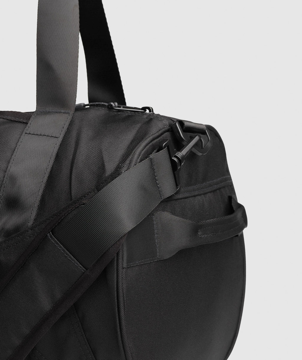 gymshark-sharkhead-holdall-black-ss24