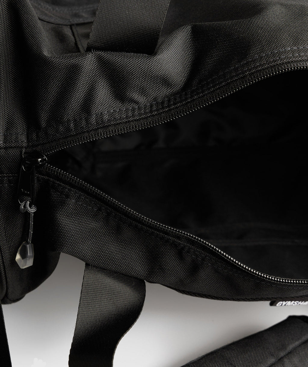 gymshark-sharkhead-holdall-black-ss24