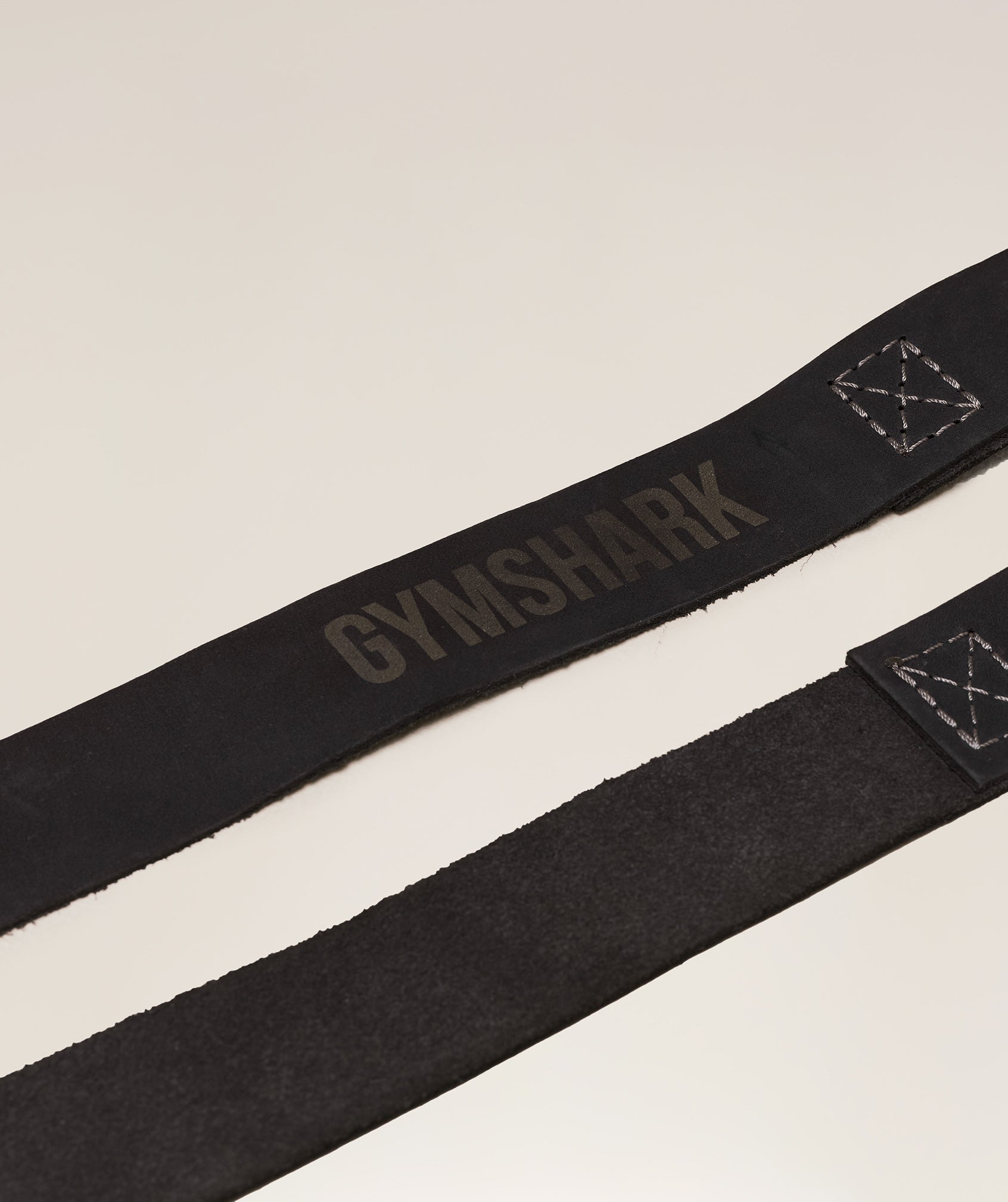 gymshark-leather-lifting-straps-asphalt-grey-ss25