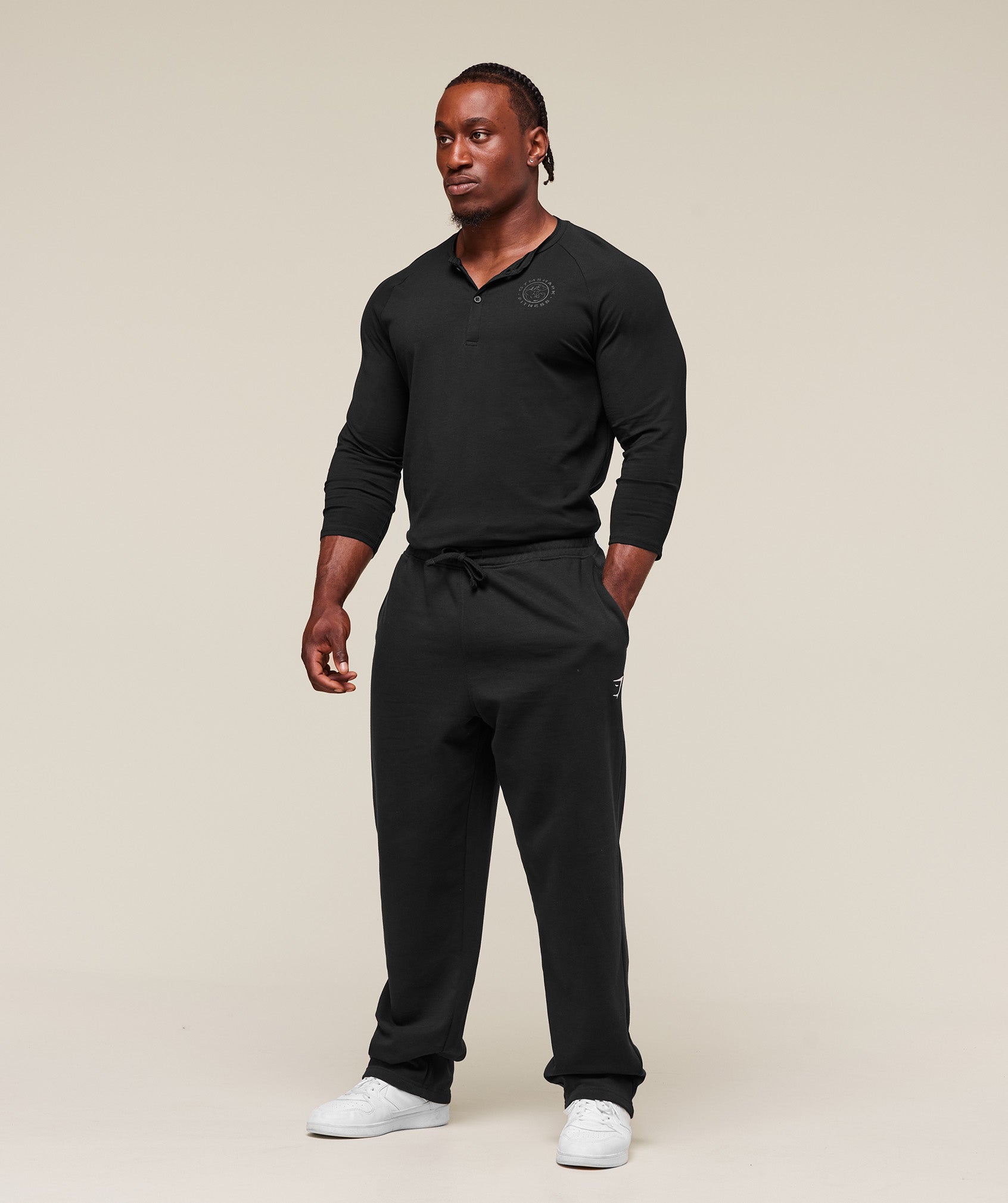 gymshark-legacy-henley-black-aw23