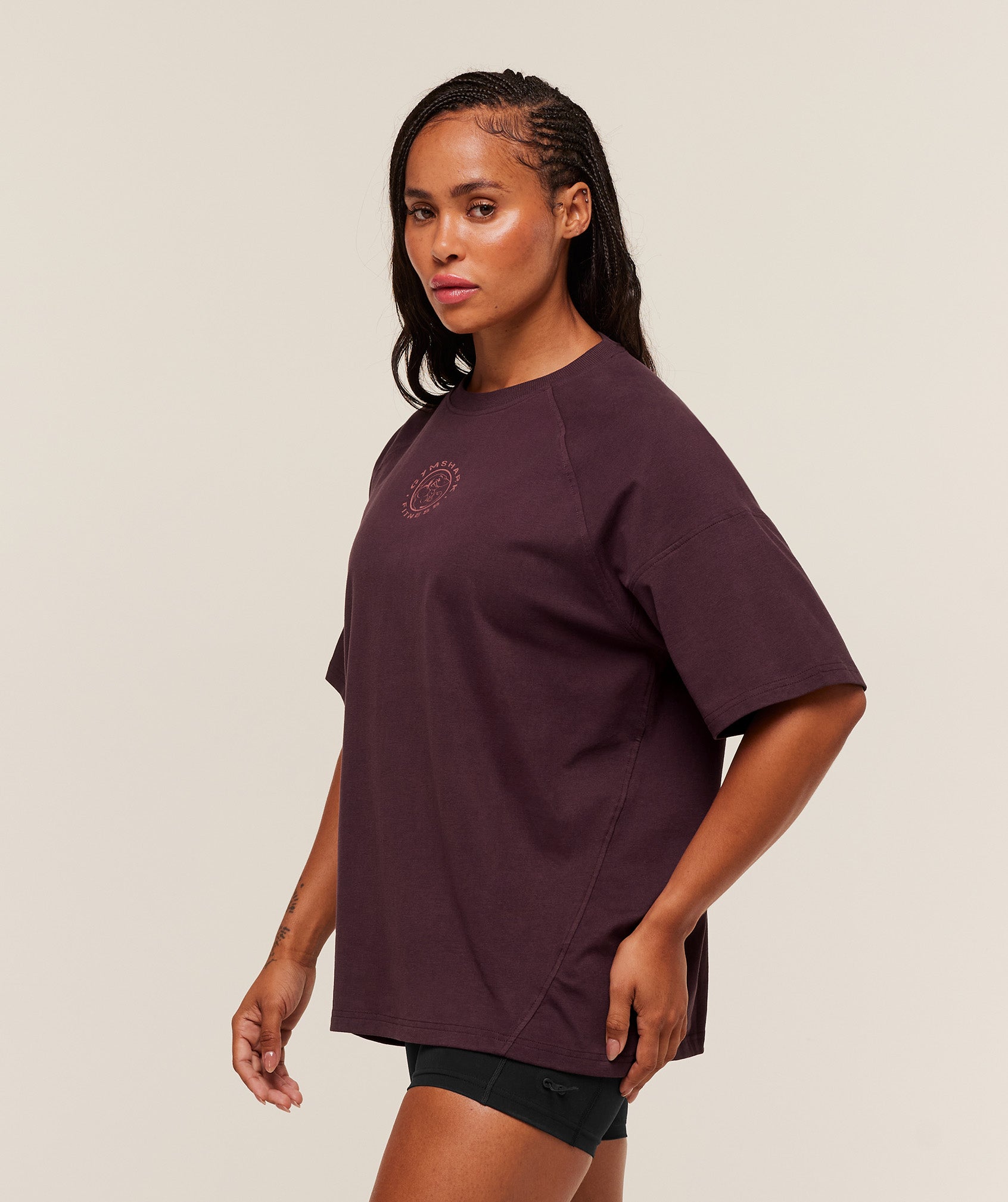 gymshark-legacy-logo-oversized-t-shirt-ss-tops-purple-aw25