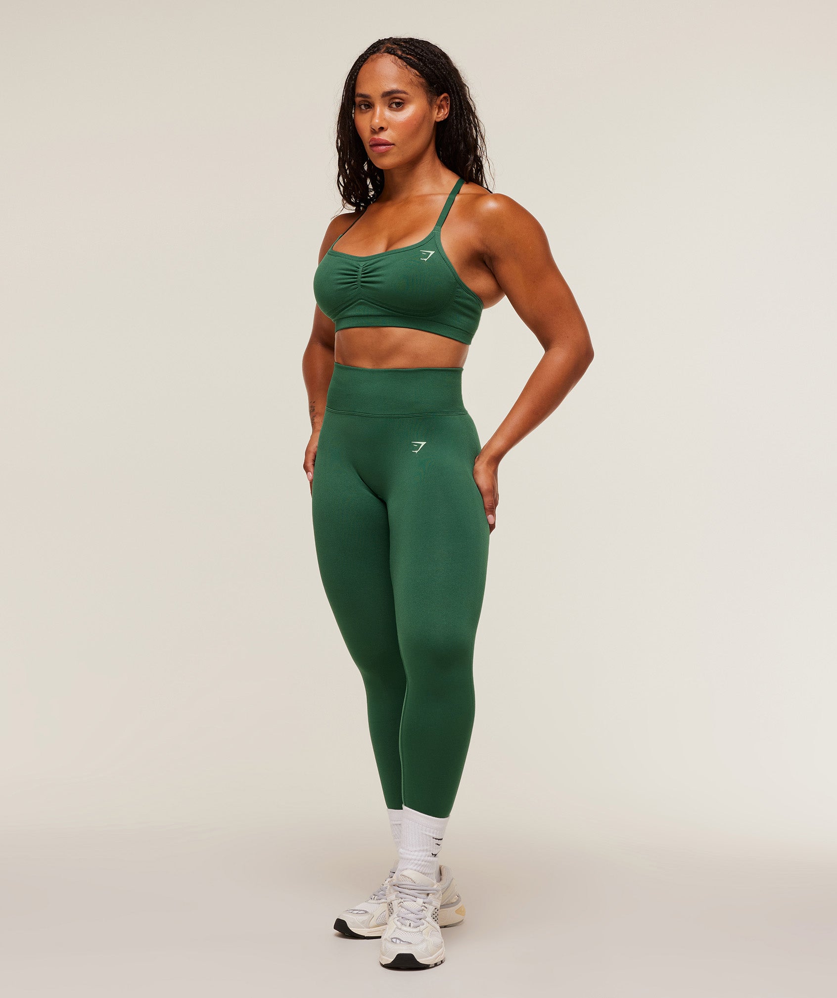 gymshark-lift-seamless-sports-bra-sports-bras-green-aw25