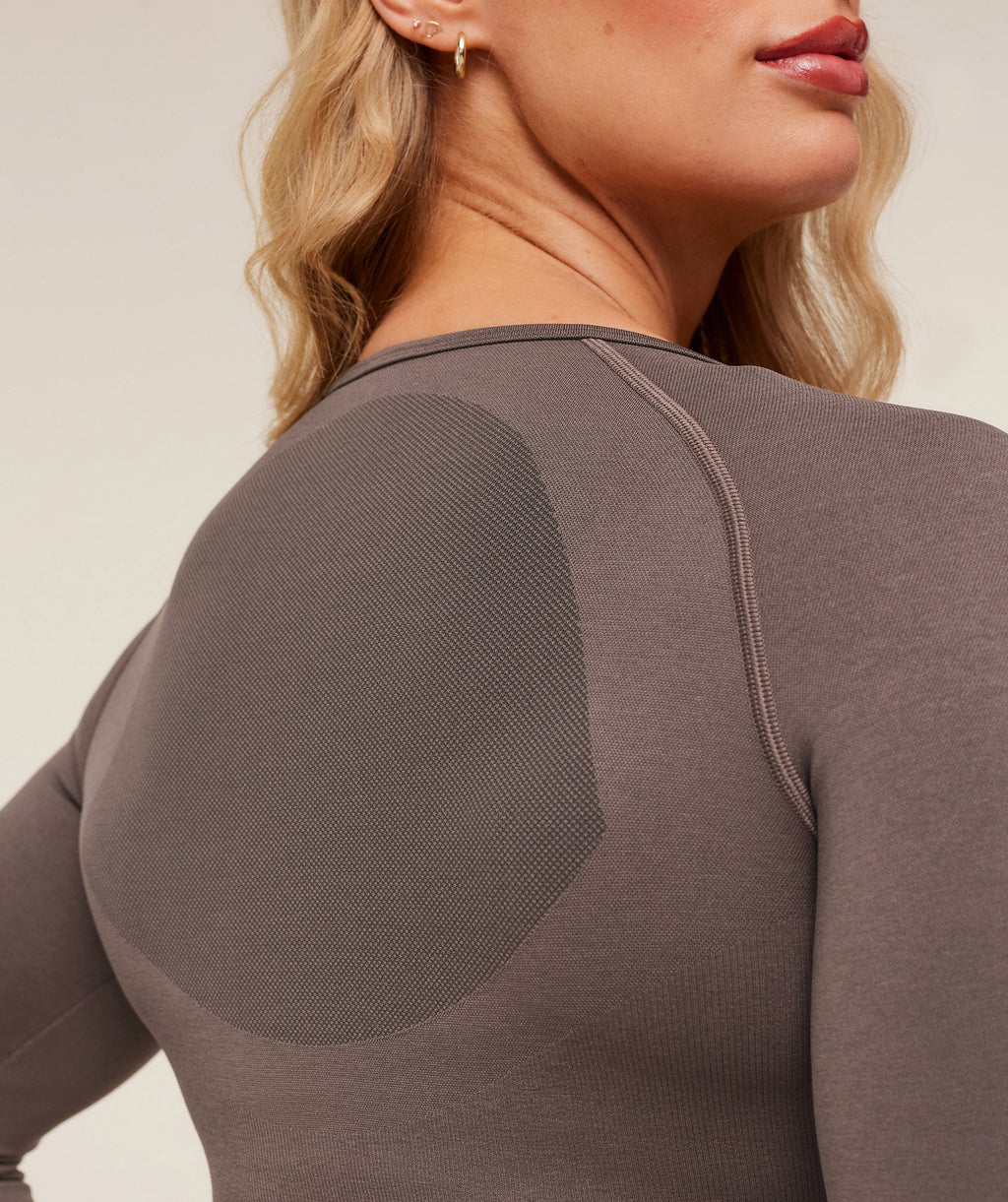 gymshark-lift-seamless-jacket-jackets-outerwear-brown-ss26