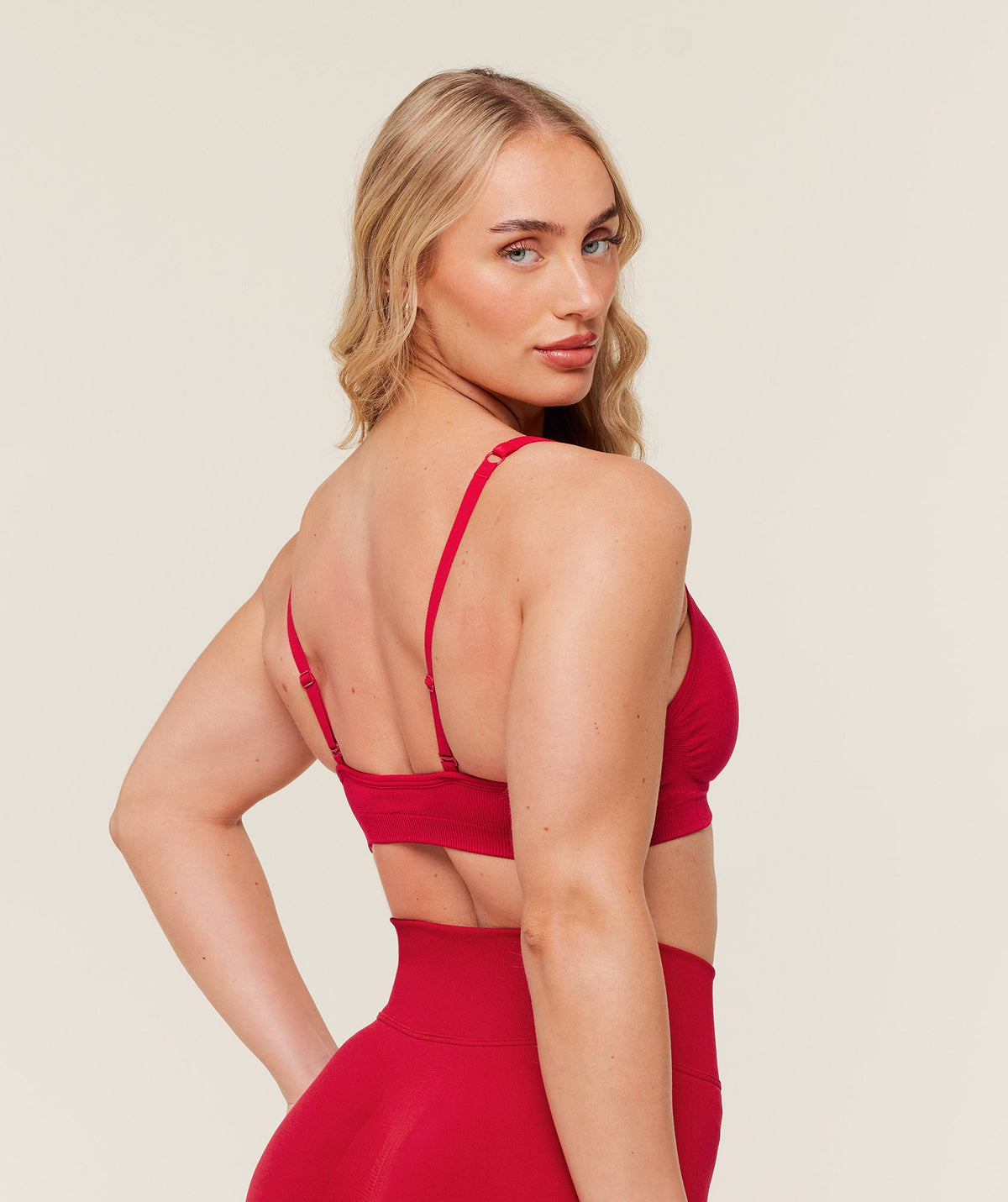 gymshark-lift-seamless-sports-bra-sports-bras-red-ss26