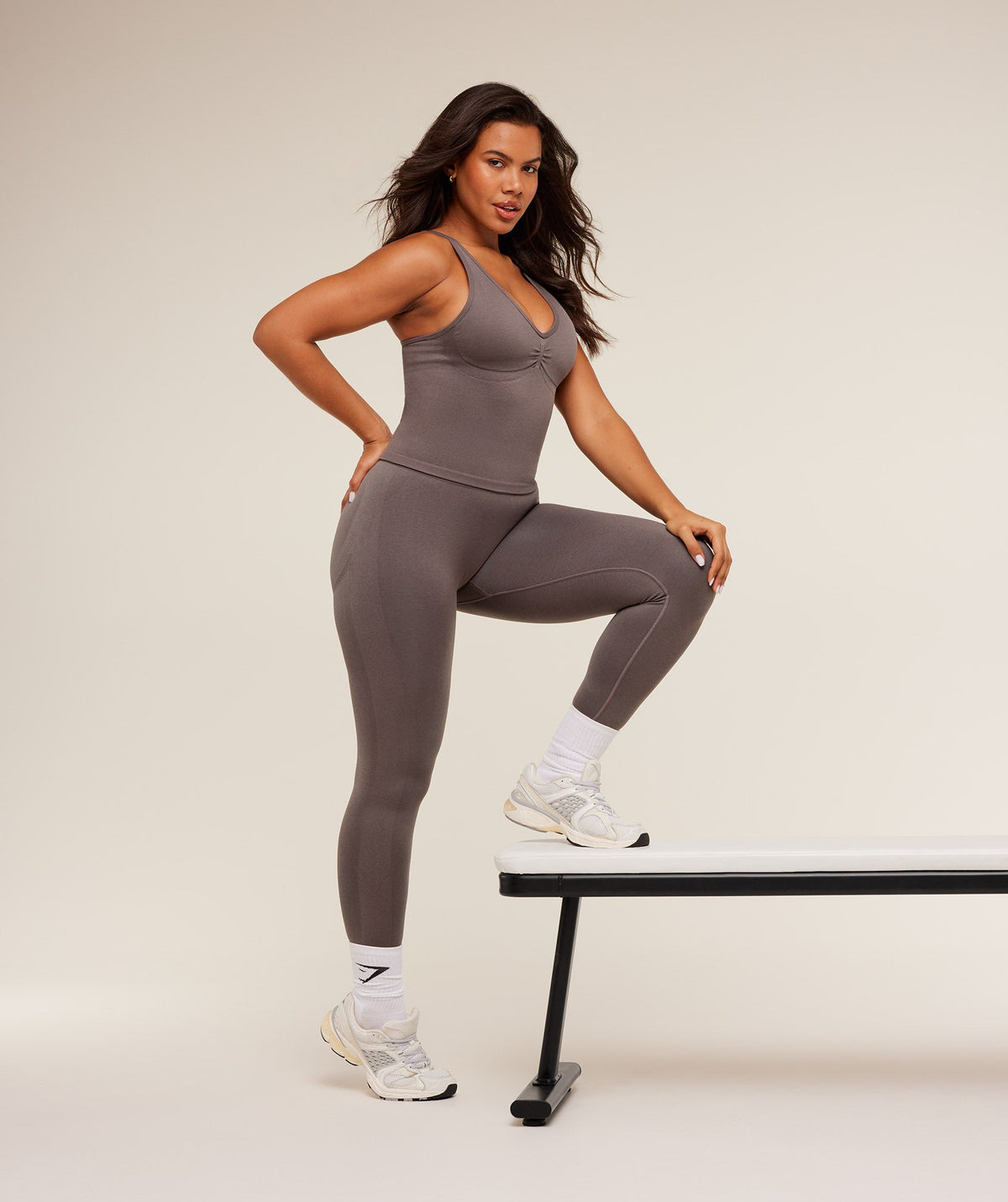 gymshark-lift-seamless-tank-with-shelf-sleeveless-tops-brown-ss26