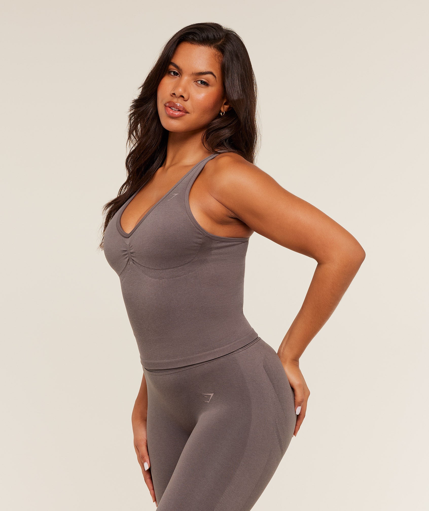 gymshark-lift-seamless-tank-with-shelf-sleeveless-tops-brown-ss26