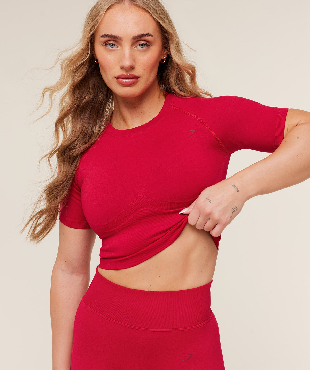 gymshark-lift-seamless-short-sleeve-top-ss-tops-red-ss26