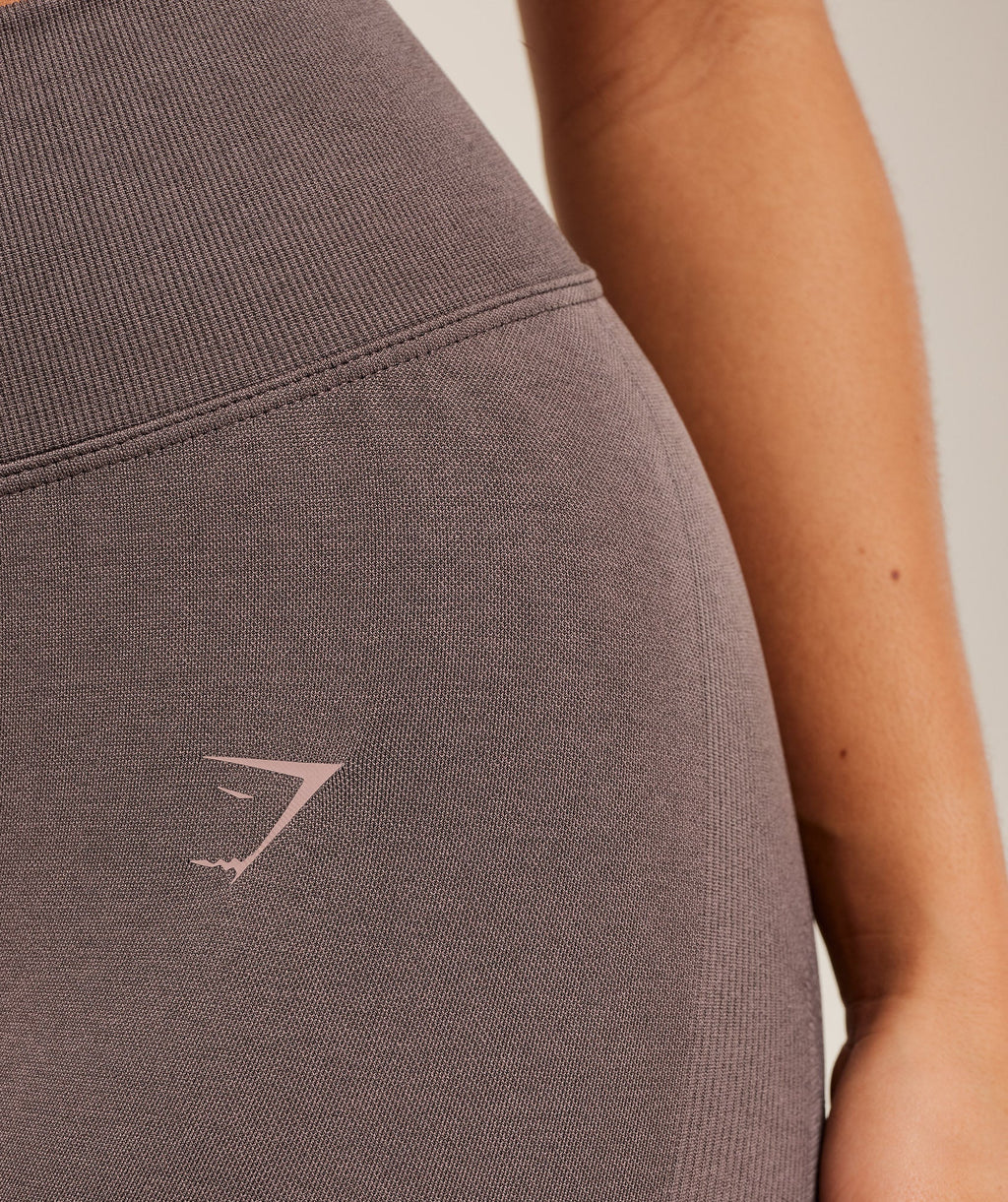 gymshark-lift-seamless-shorts-shorts-brown-ss26