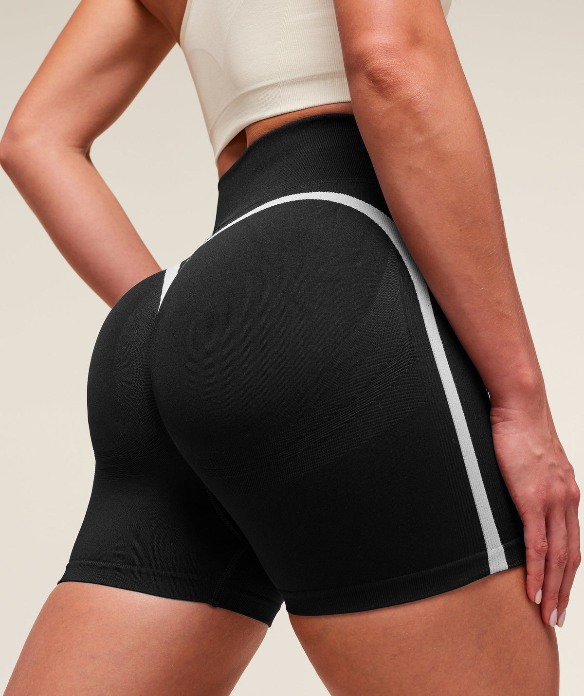 gymshark-lift-varsity-seamless-short-shorts-black-ss25