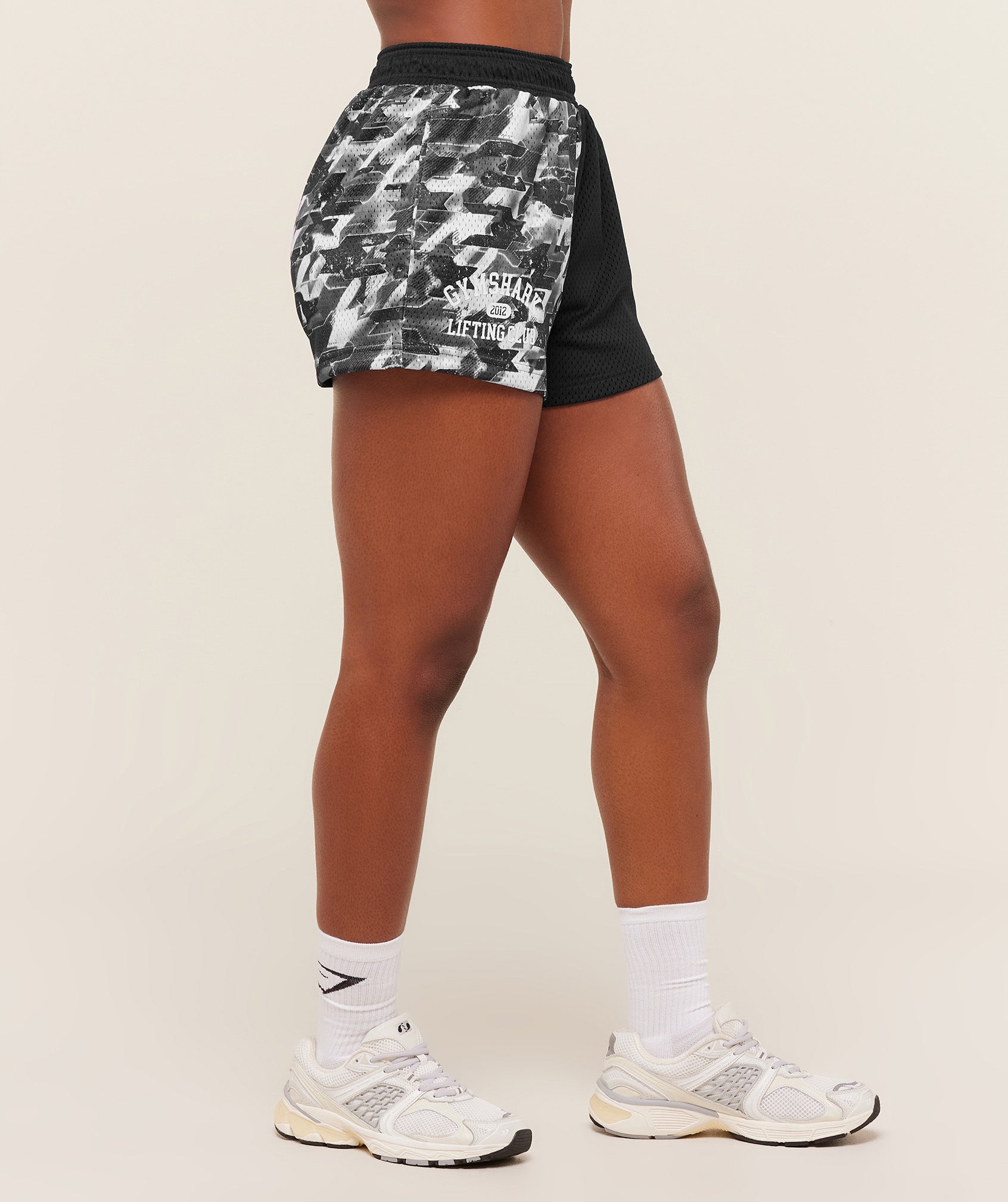 gymshark-lifting-club-mesh-shorts-shorts-black-aw25-1
