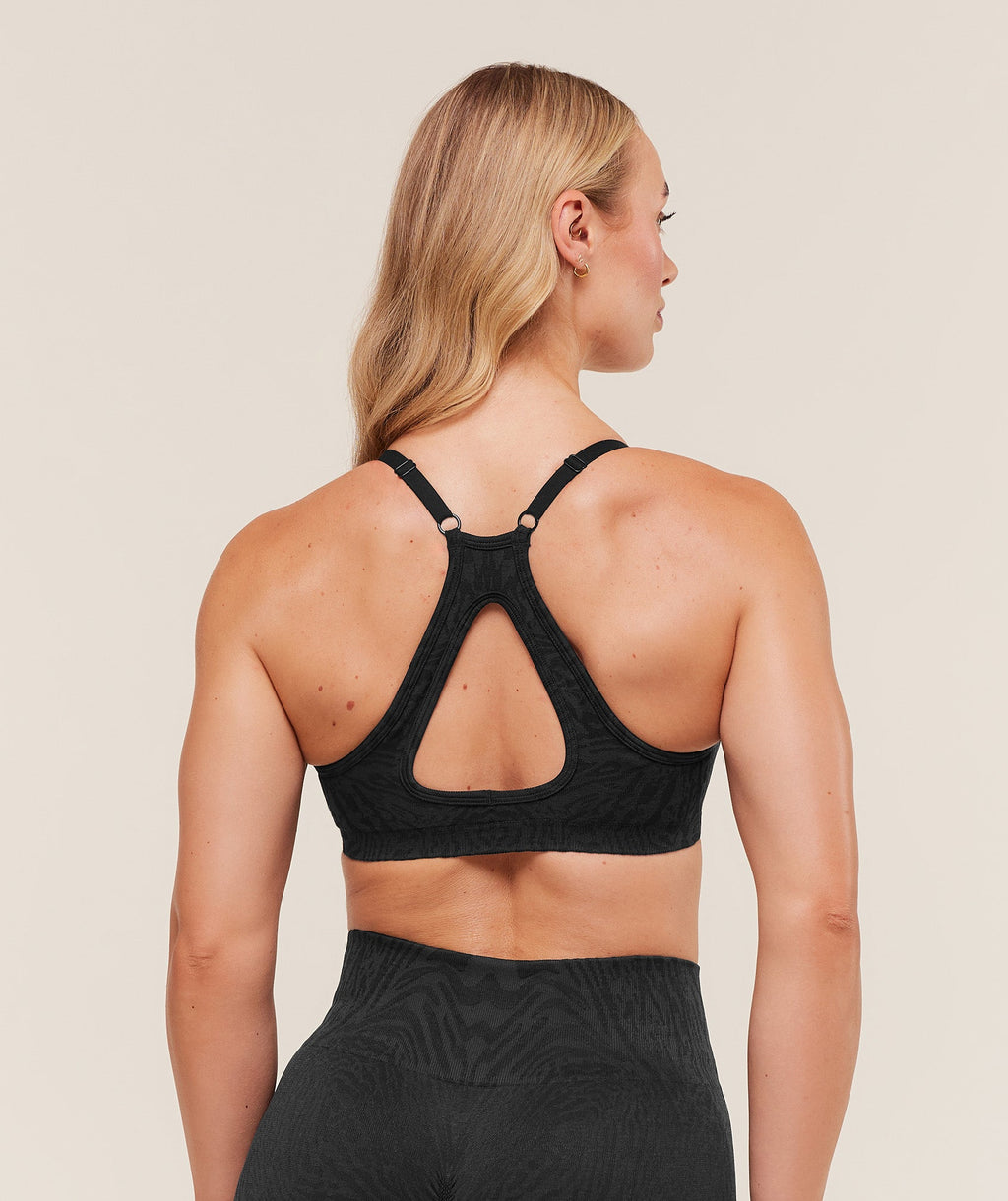 gymshark-adapt-animal-seamless-sports-bra-sports-bras-black-aw25