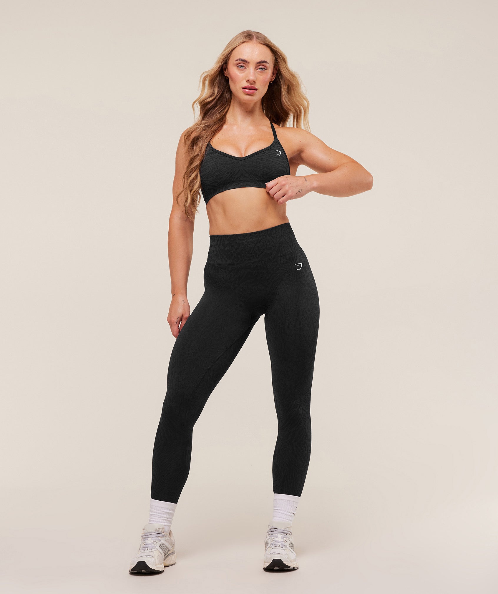 gymshark-adapt-animal-seamless-sports-bra-sports-bras-black-aw25