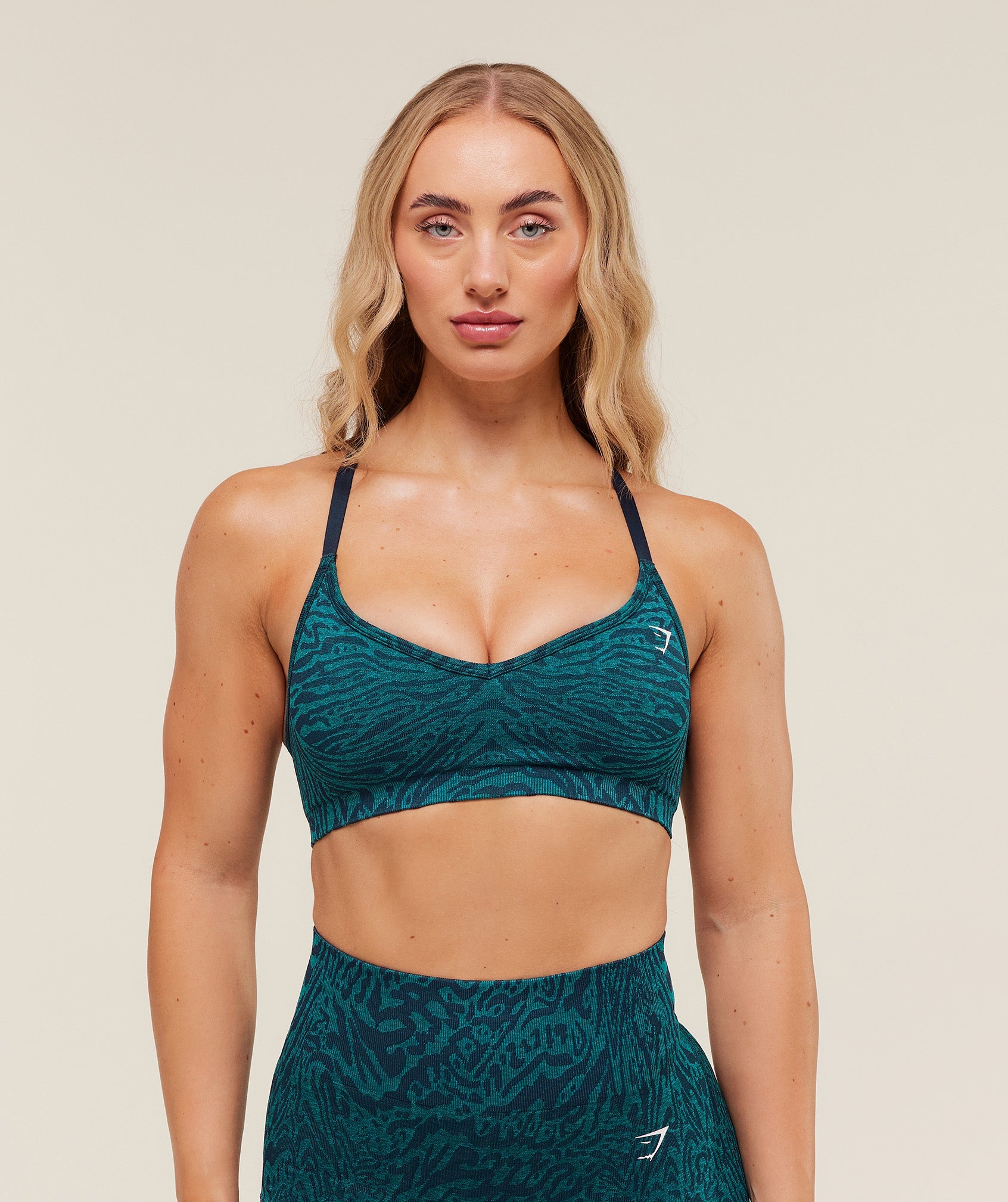 gymshark-adapt-animal-seamless-sports-bra-sports-bras-blue-aw25
