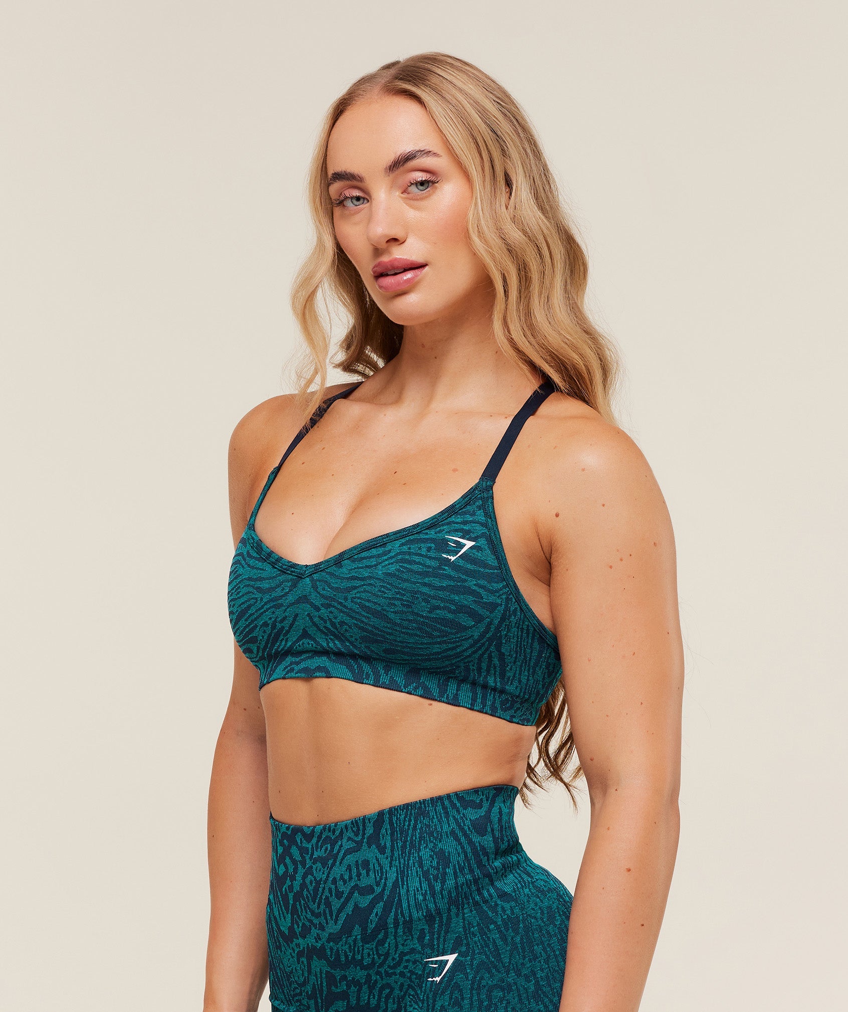 gymshark-adapt-animal-seamless-sports-bra-sports-bras-blue-aw25