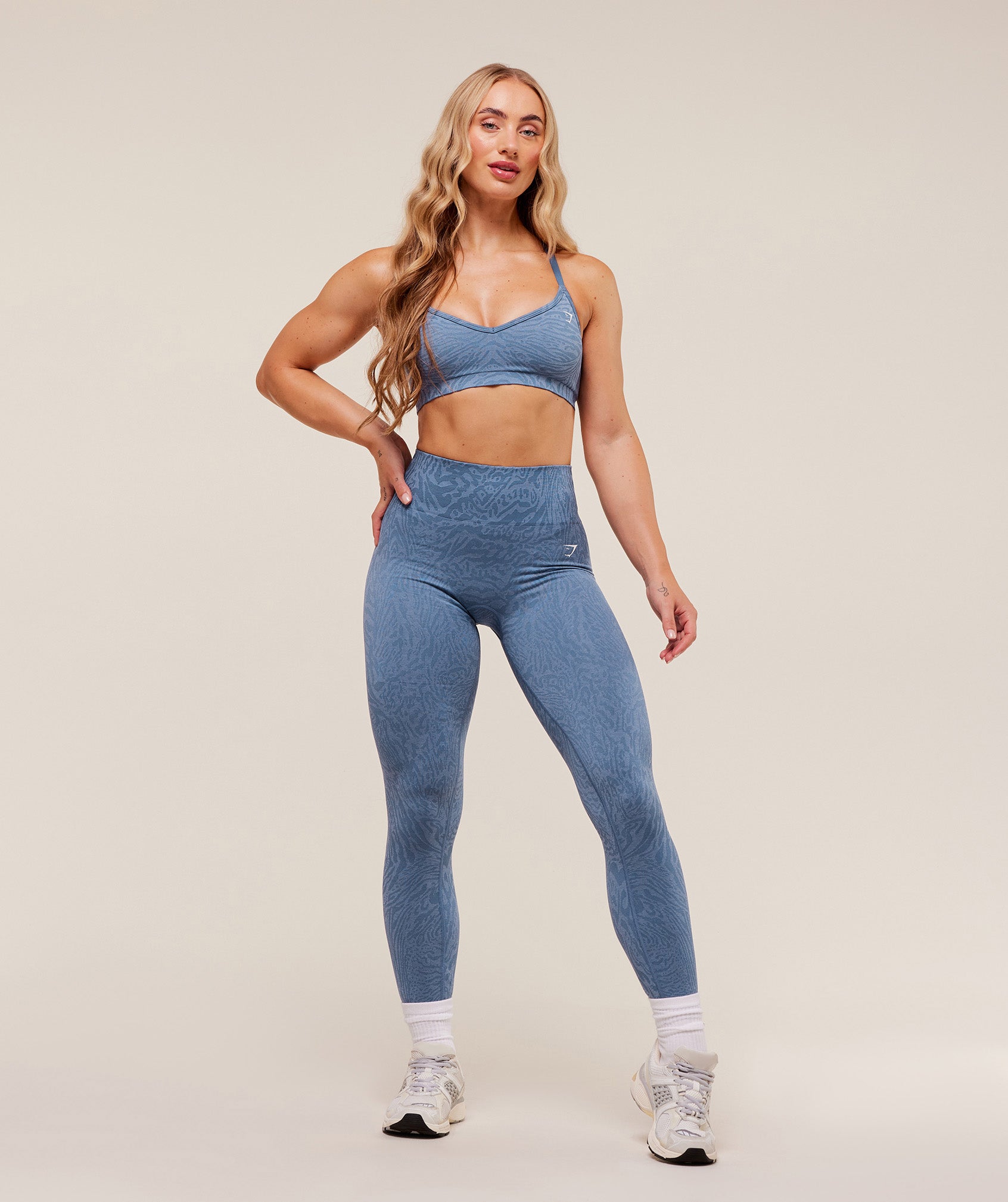 gymshark-adapt-animal-seamless-sports-bra-sports-bras-blue-aw25-1