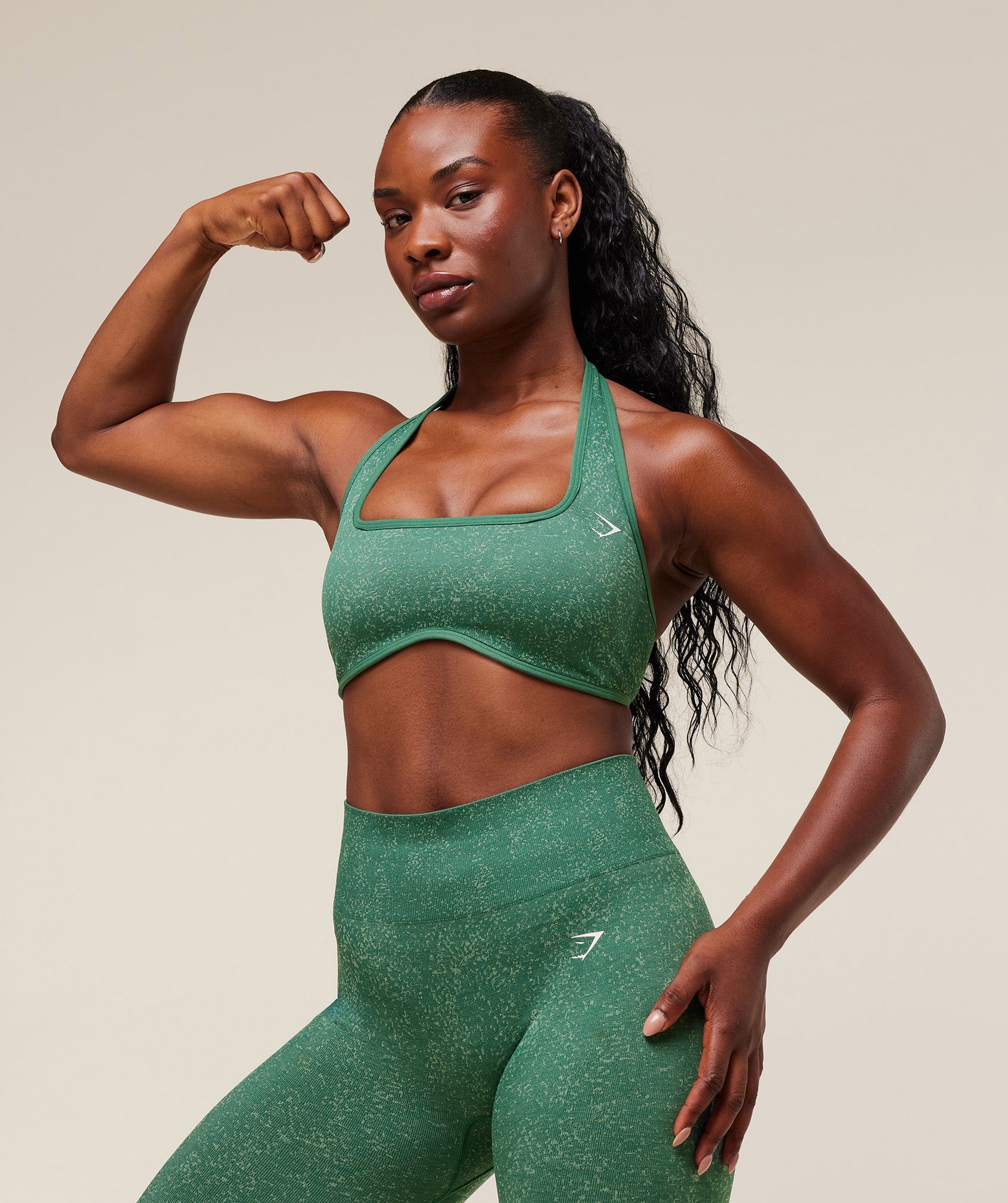 gymshark-adapt-fleck-halterneck-sports-bra-sports-bras-green-aw25