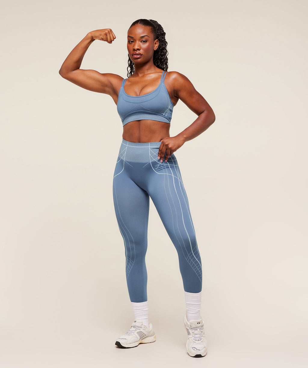 gymshark-apex-seamless-strappy-sports-bra-sports-bras-blue-aw25-1