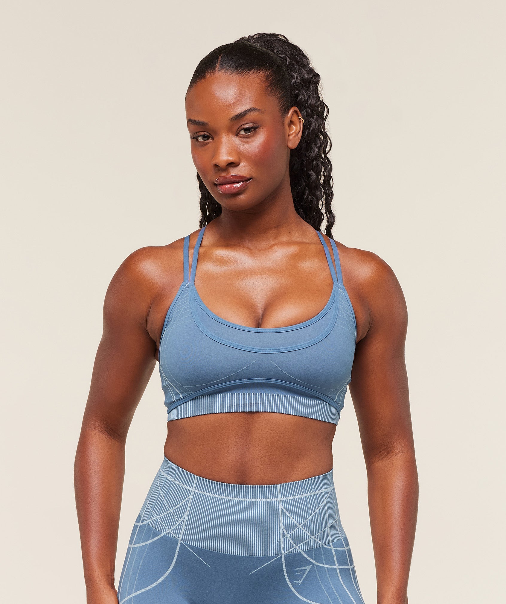 gymshark-apex-seamless-strappy-sports-bra-sports-bras-blue-aw25-1