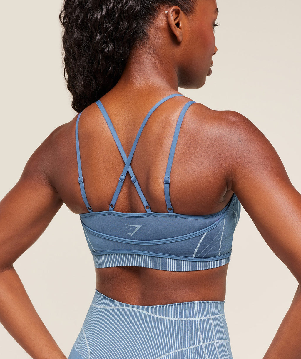 gymshark-apex-seamless-strappy-sports-bra-sports-bras-blue-aw25-1