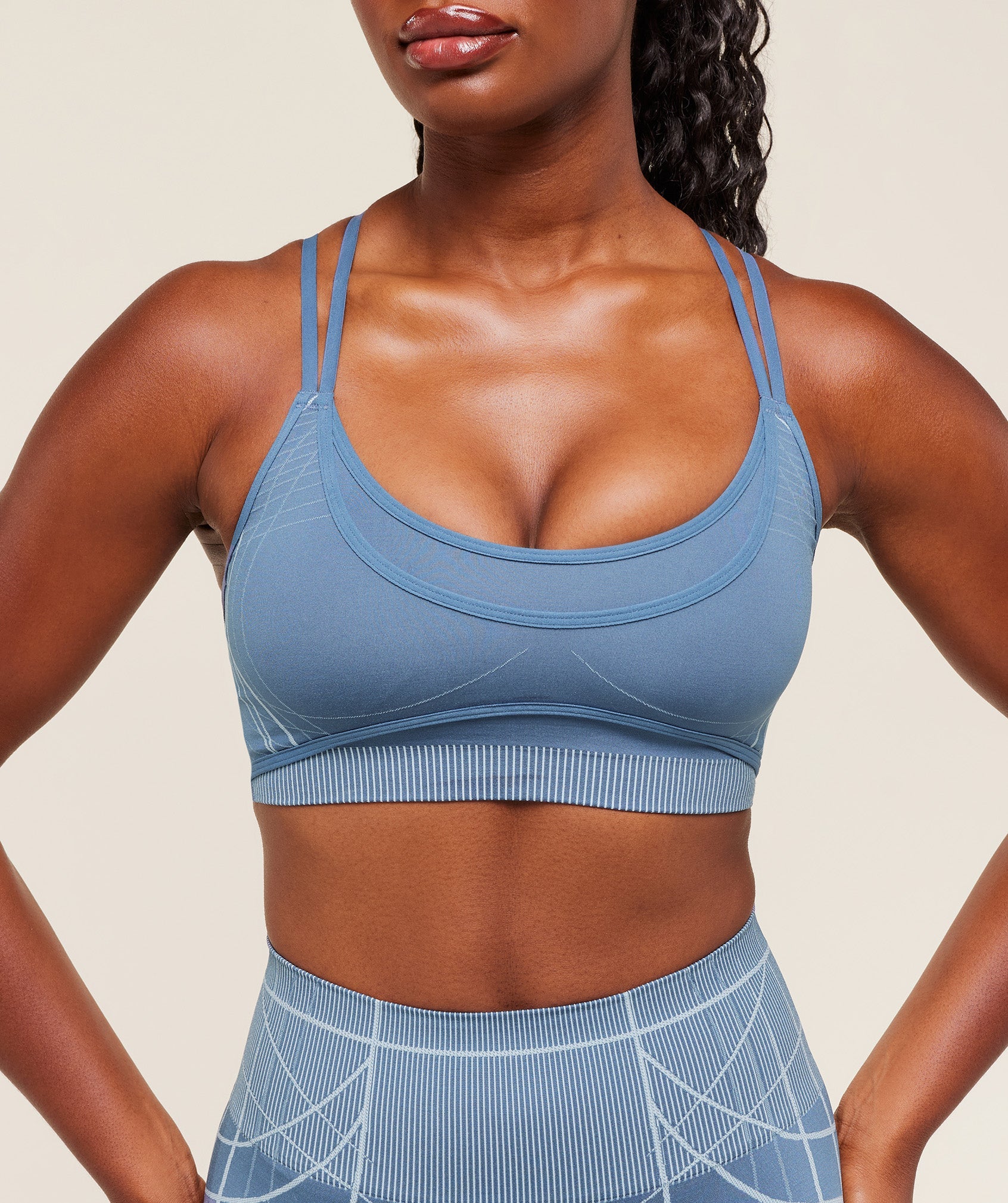gymshark-apex-seamless-strappy-sports-bra-sports-bras-blue-aw25-1