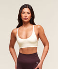 gymshark-everyday-seamless-racerback-sports-bra-sports-bras-white-aw25