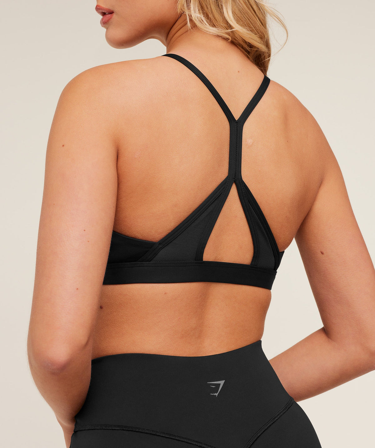 gymshark-flow-light-support-sports-bra-sports-bras