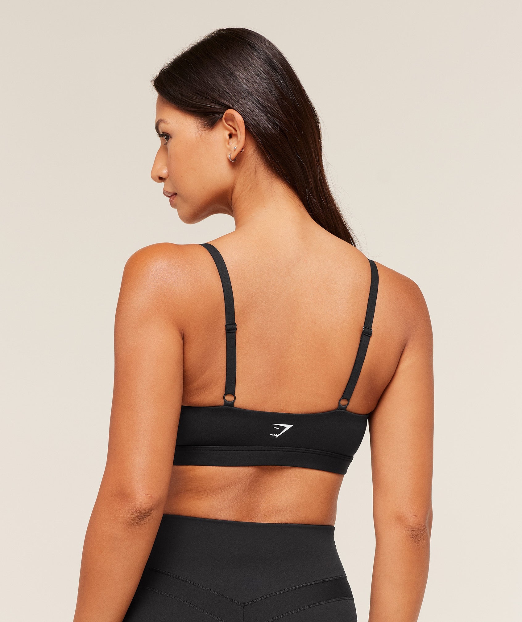 gymshark-balcony-peekaboo-sports-bra-sports-bras-black-aw25