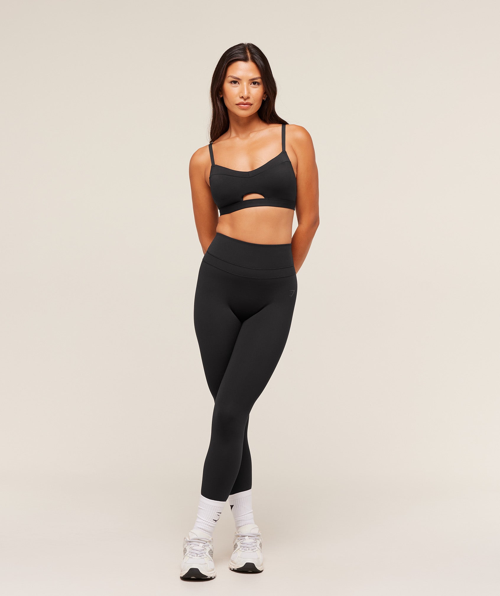 gymshark-balcony-peekaboo-sports-bra-sports-bras-black-aw25
