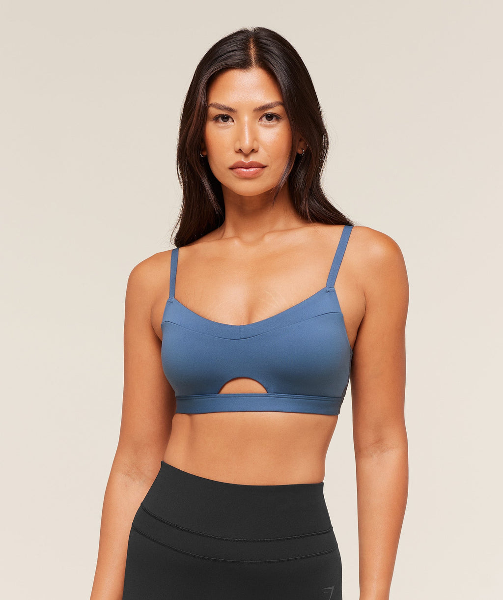gymshark-balcony-peekaboo-sports-bra-sports-bras-blue-aw25