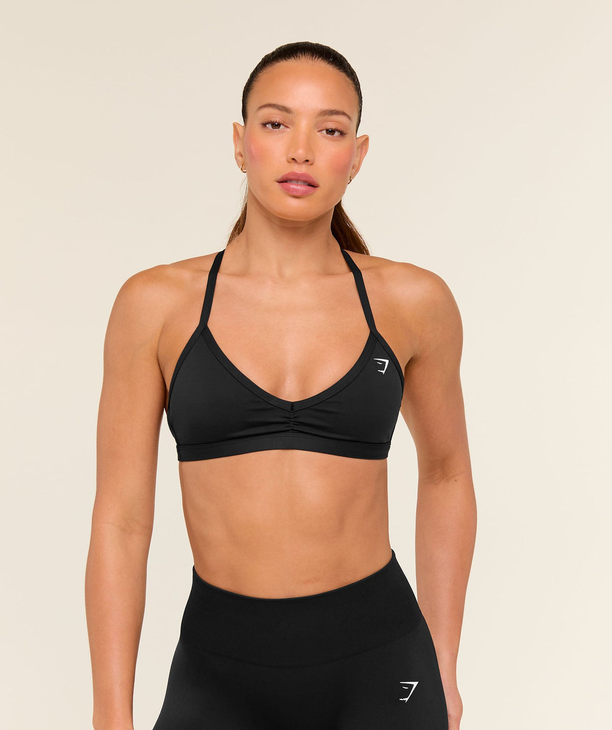 gymshark-minimal-sports-bra-black-ss22