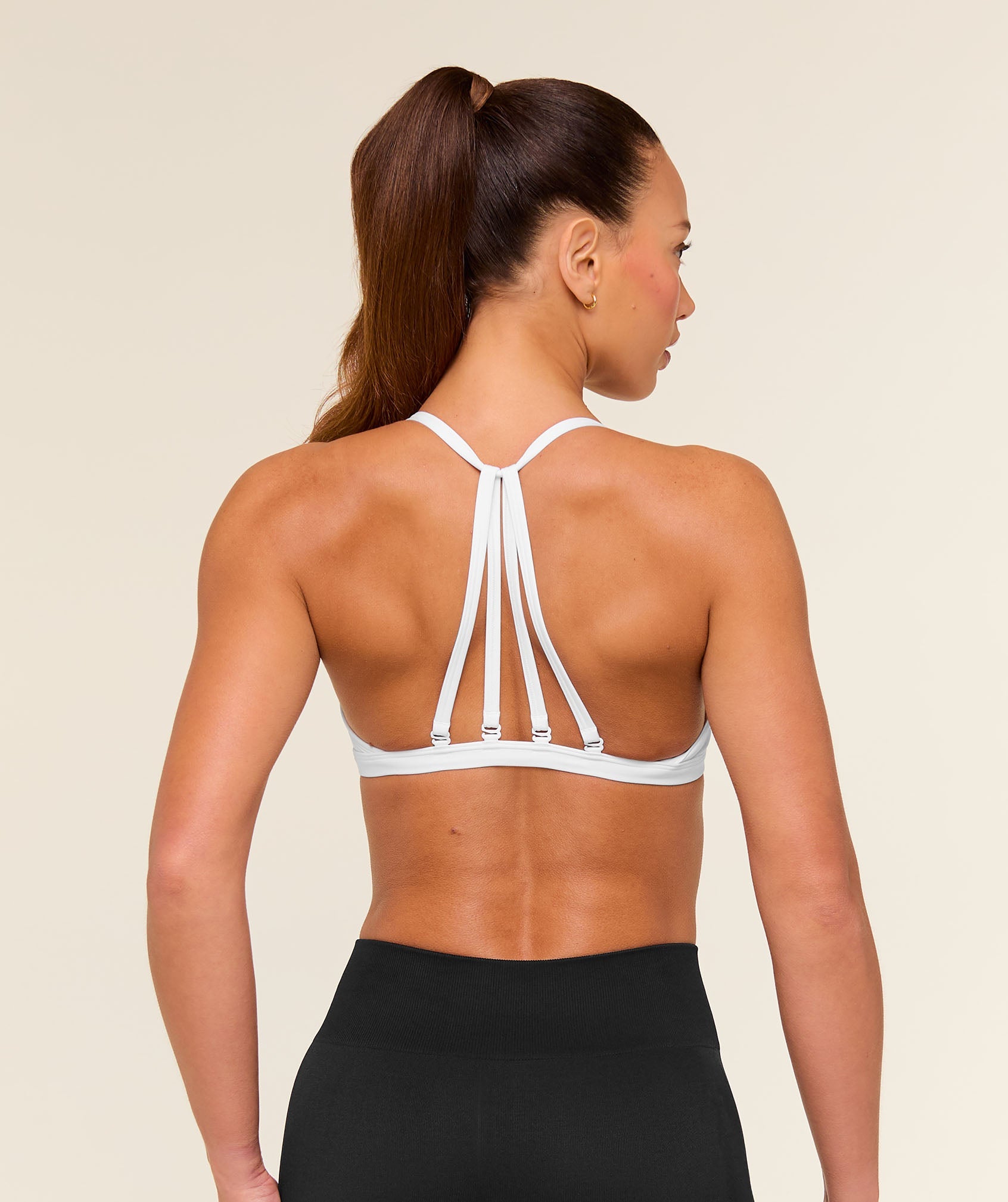 gymshark-minimal-sports-bra-white-ss22