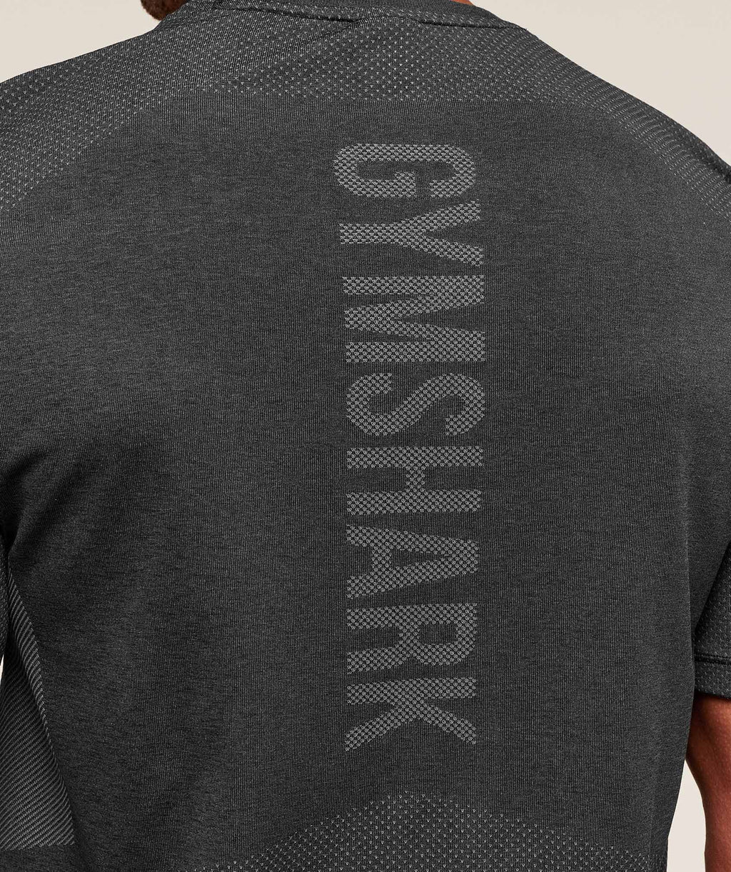 gymshark-lightweight-seamless-t-shirt-ss-tops-black-aw25