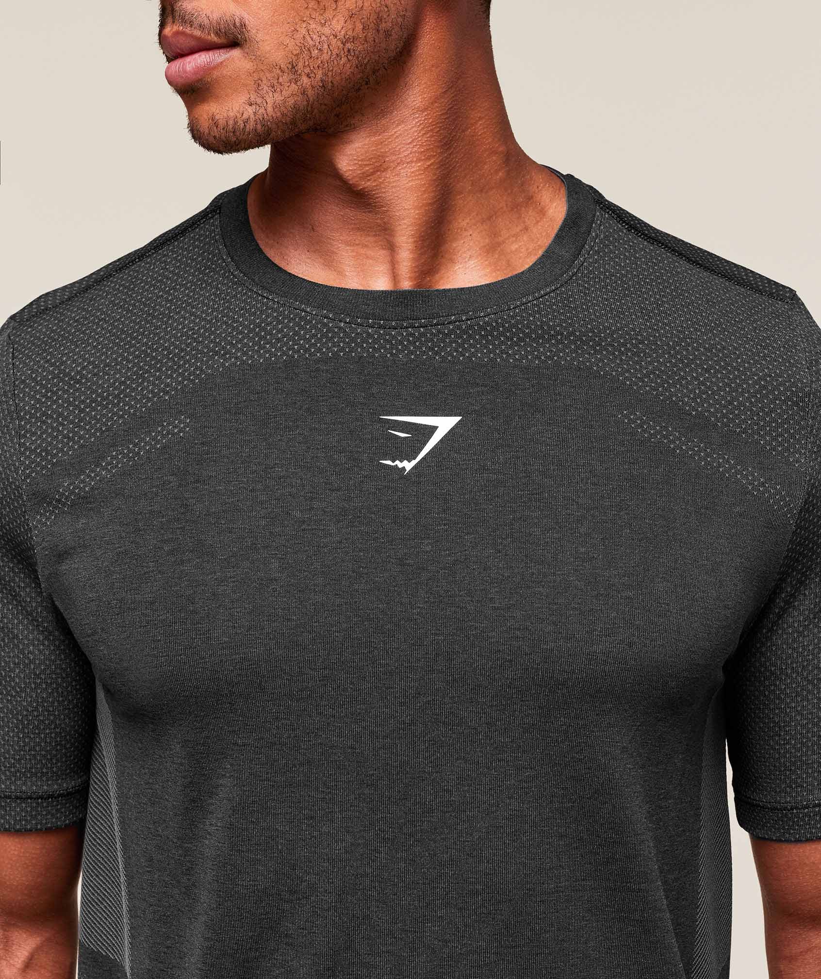gymshark-lightweight-seamless-t-shirt-ss-tops-black-aw25