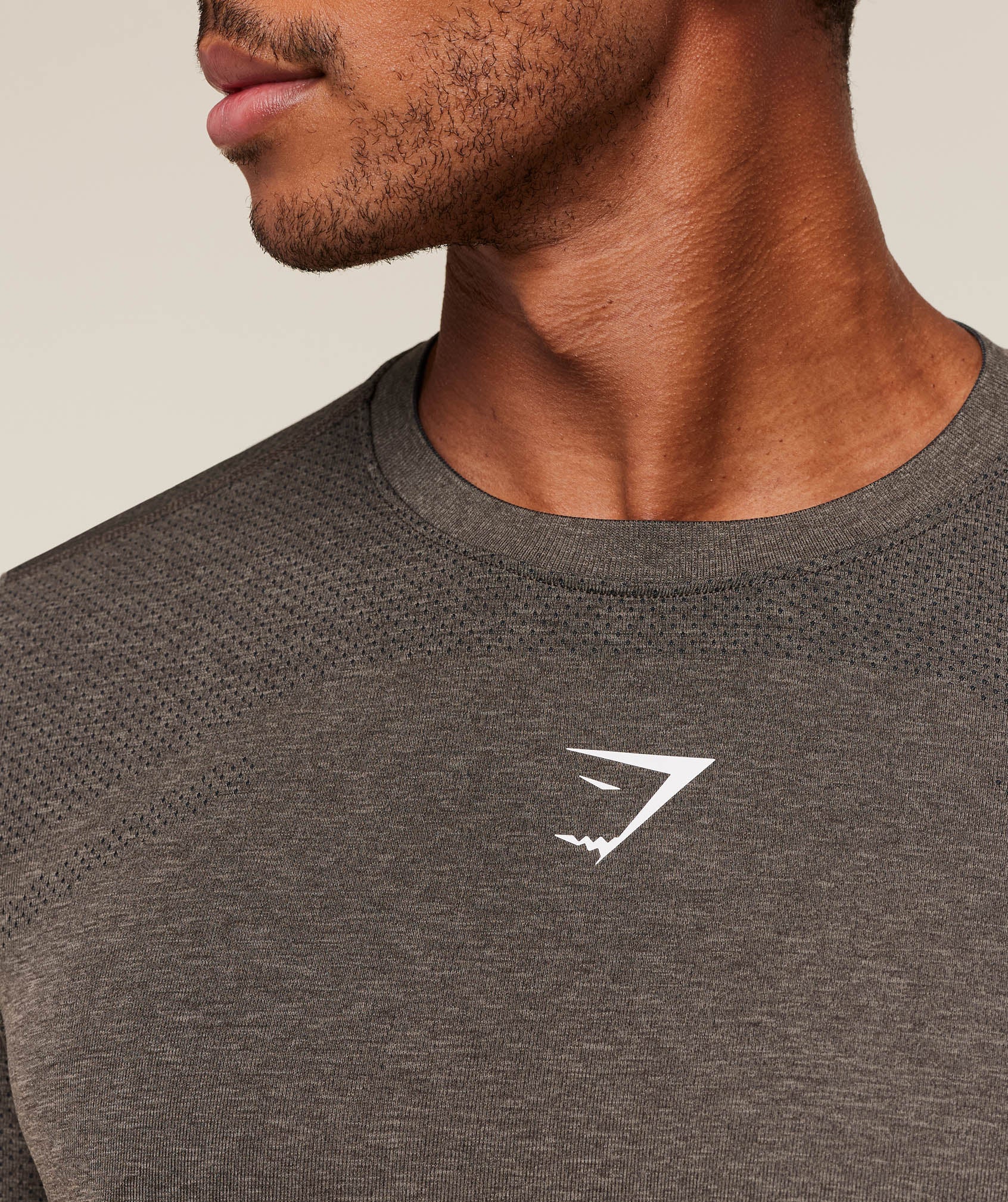 gymshark-lightweight-seamless-t-shirt-ss-tops-brown-aw25