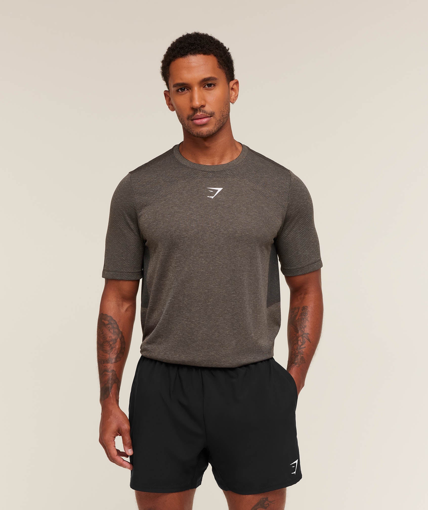 gymshark-lightweight-seamless-t-shirt-ss-tops-brown-aw25