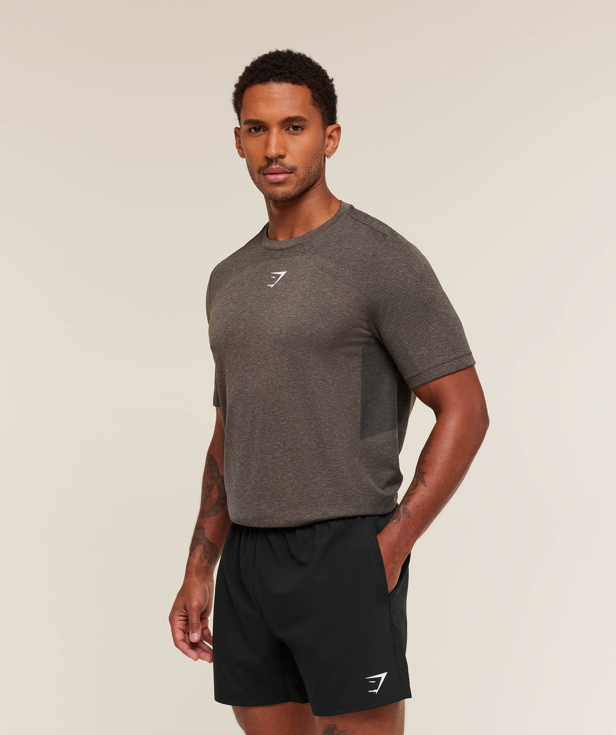 gymshark-lightweight-seamless-t-shirt-ss-tops-brown-aw25