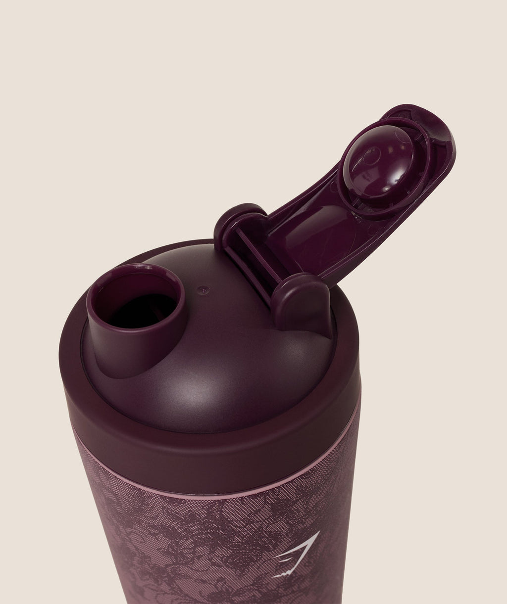 gymshark-lace-graphic-metal-shaker-bottles
