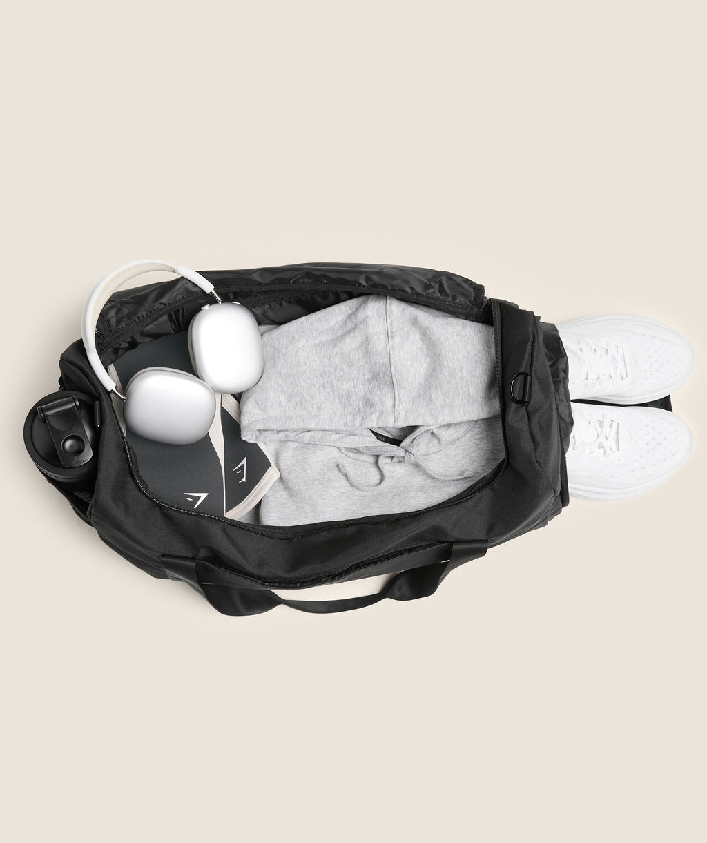 gymshark-medium-everyday-holdall-black-ss23