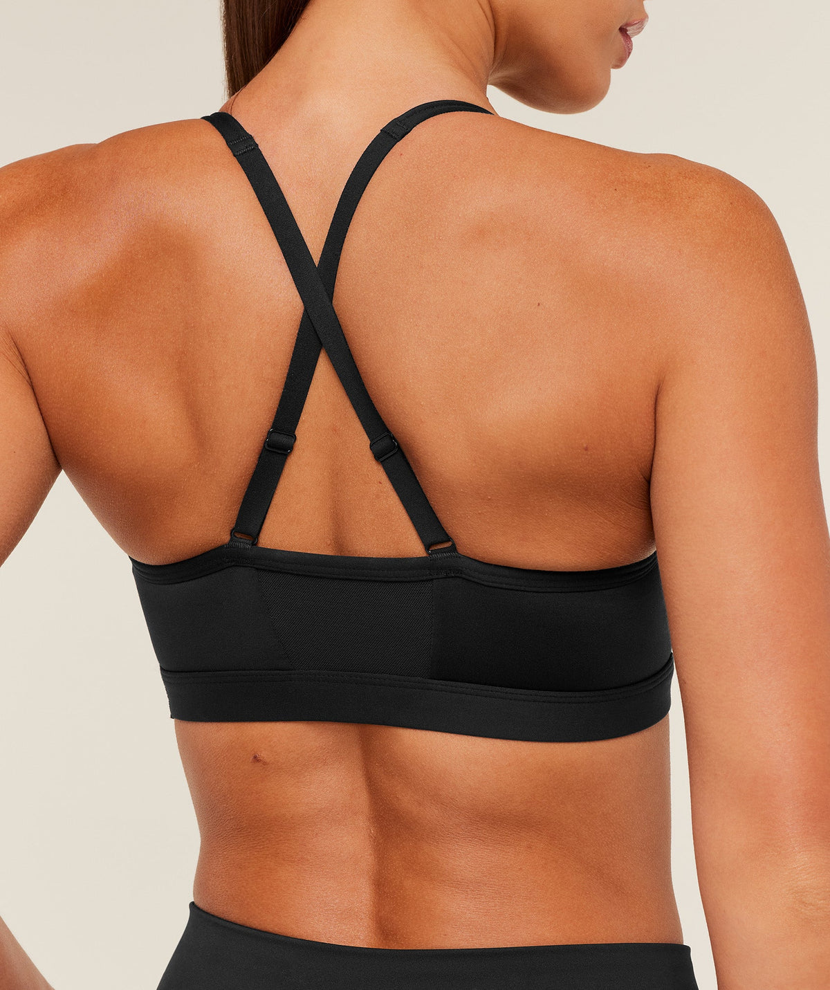 gymshark-ruched-sports-bra-black-ss22