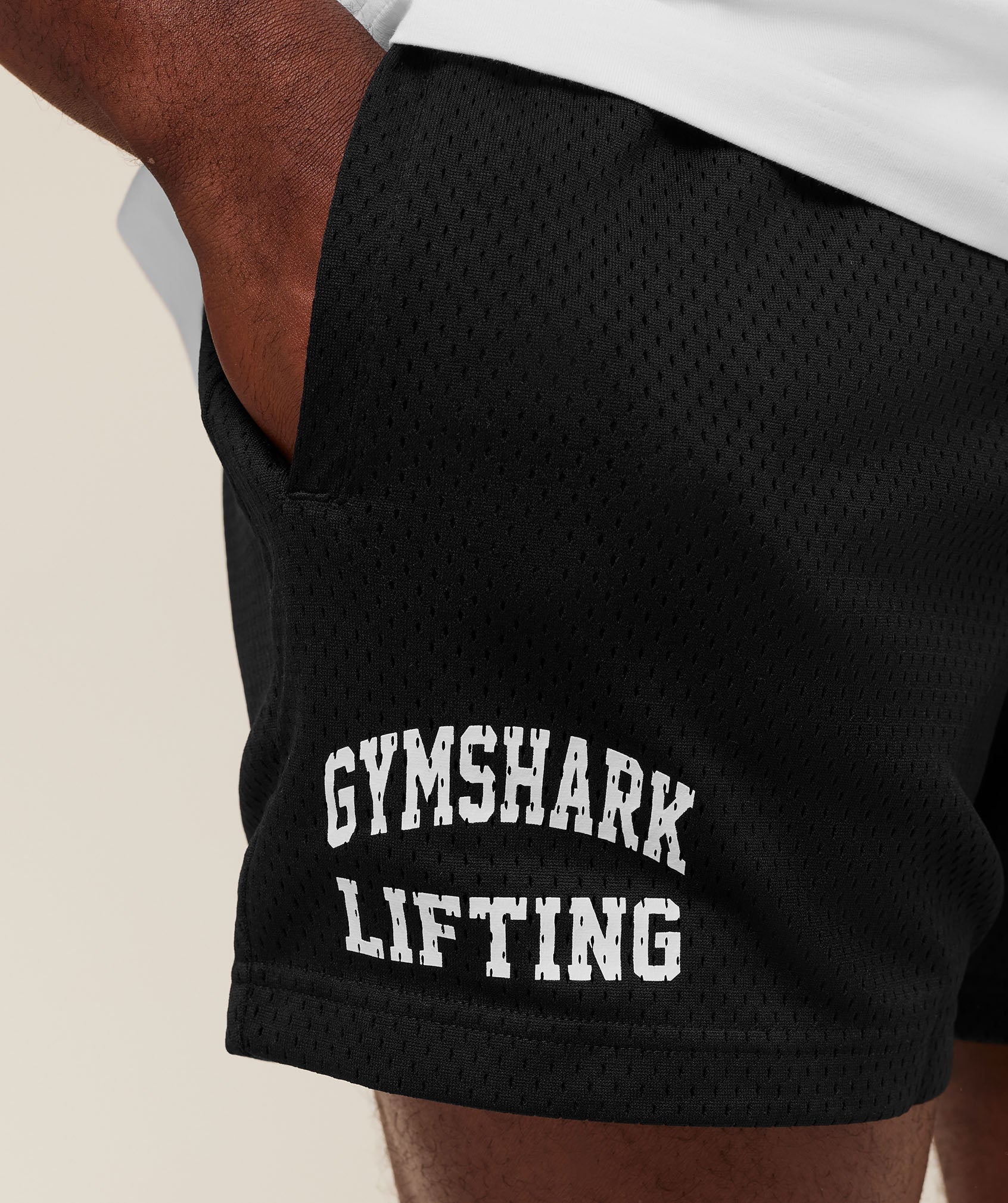 gymshark-lifting-mesh-5-shorts-shorts-black-aw25