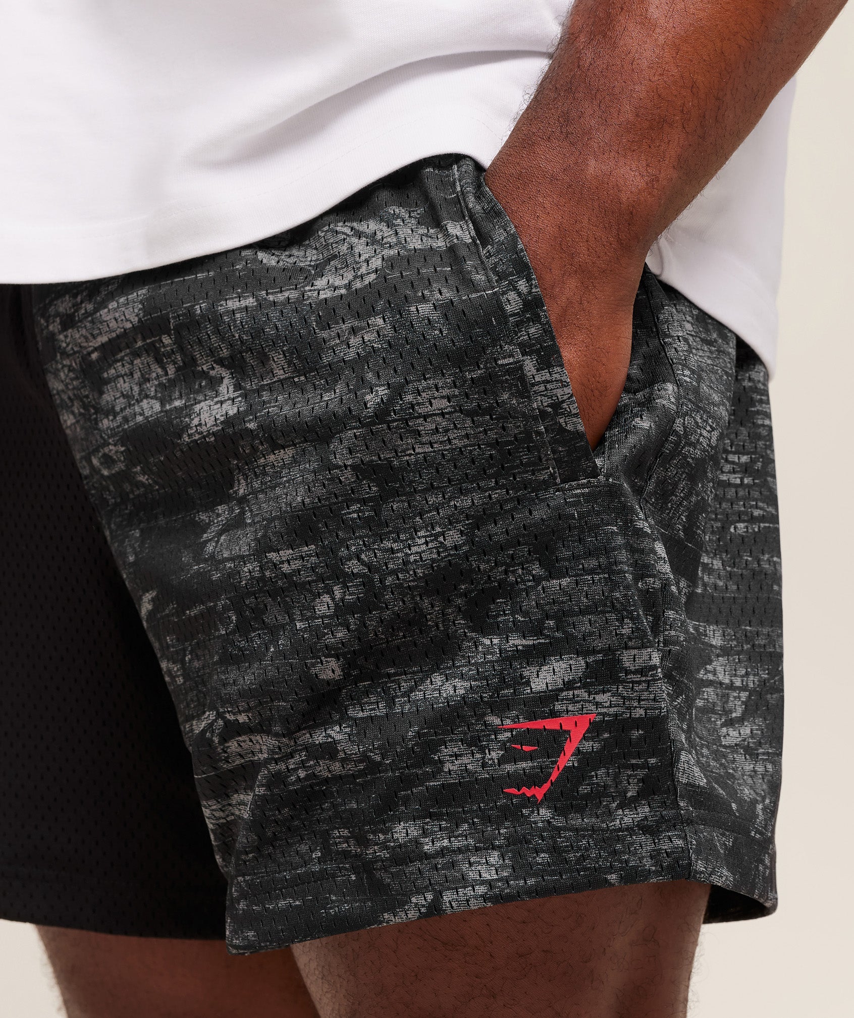 gymshark-lifting-mesh-5-shorts-shorts-grey-aw25
