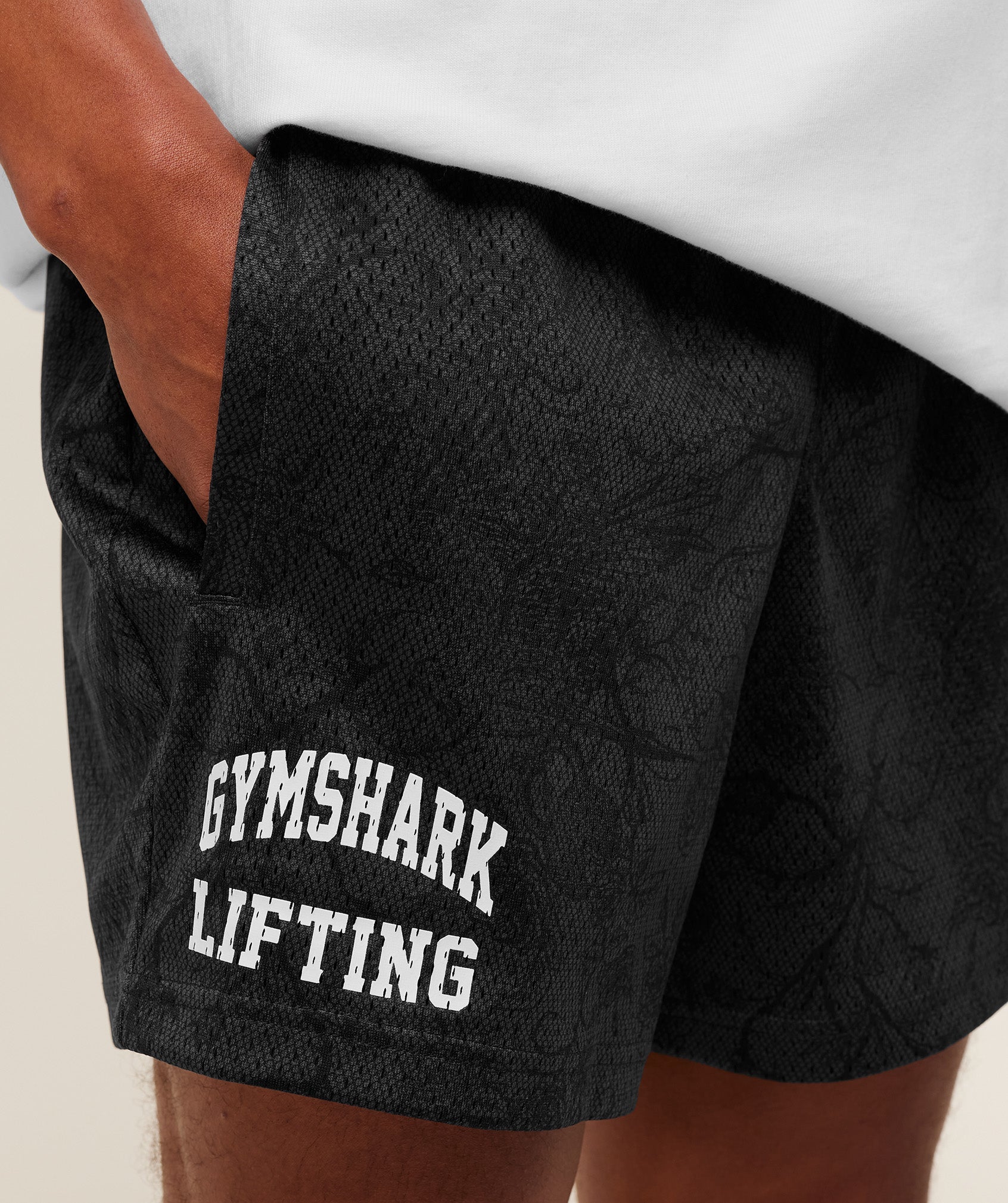 gymshark-lifting-mesh-5-shorts-shorts-black-ss26