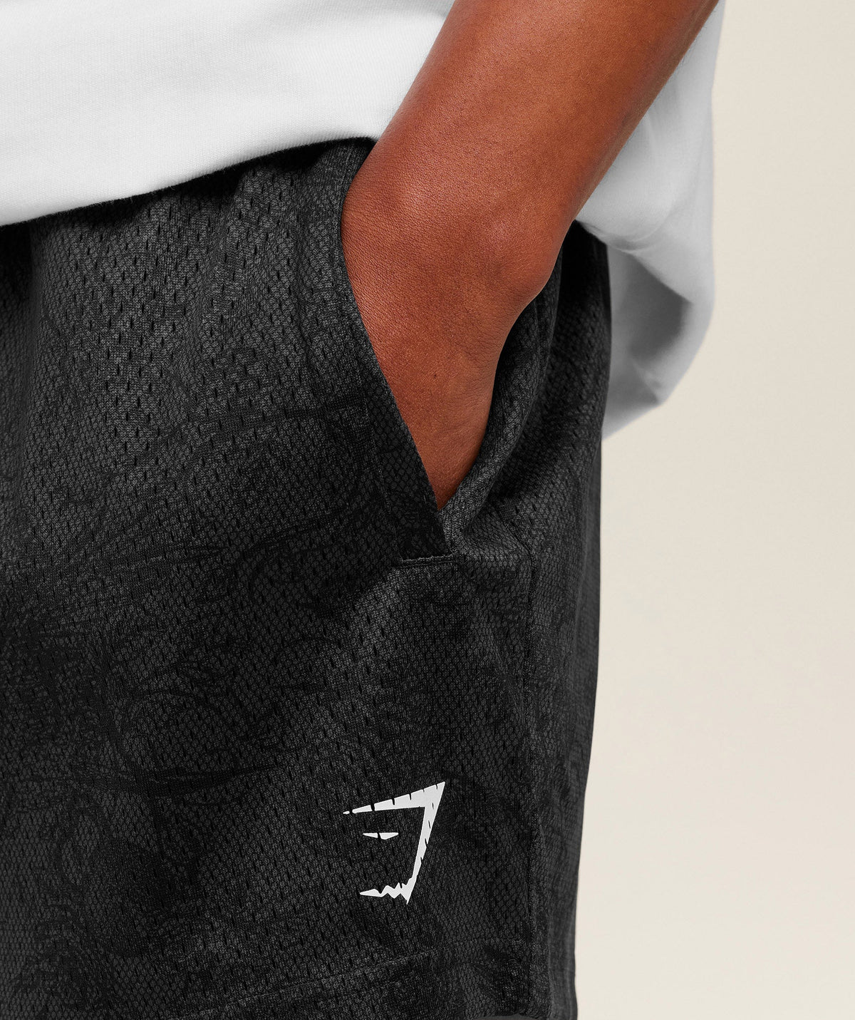 gymshark-lifting-mesh-5-shorts-shorts-black-ss26