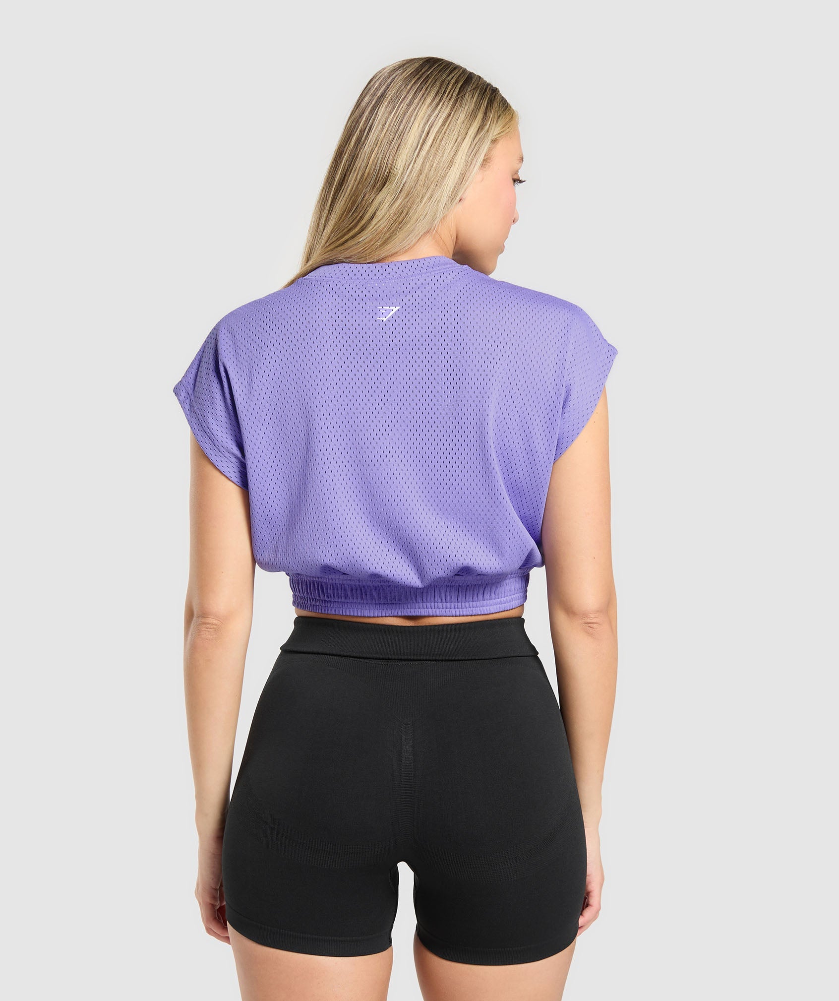 gymshark-mesh-graphic-crop-top-crop-tops-purple-ss25