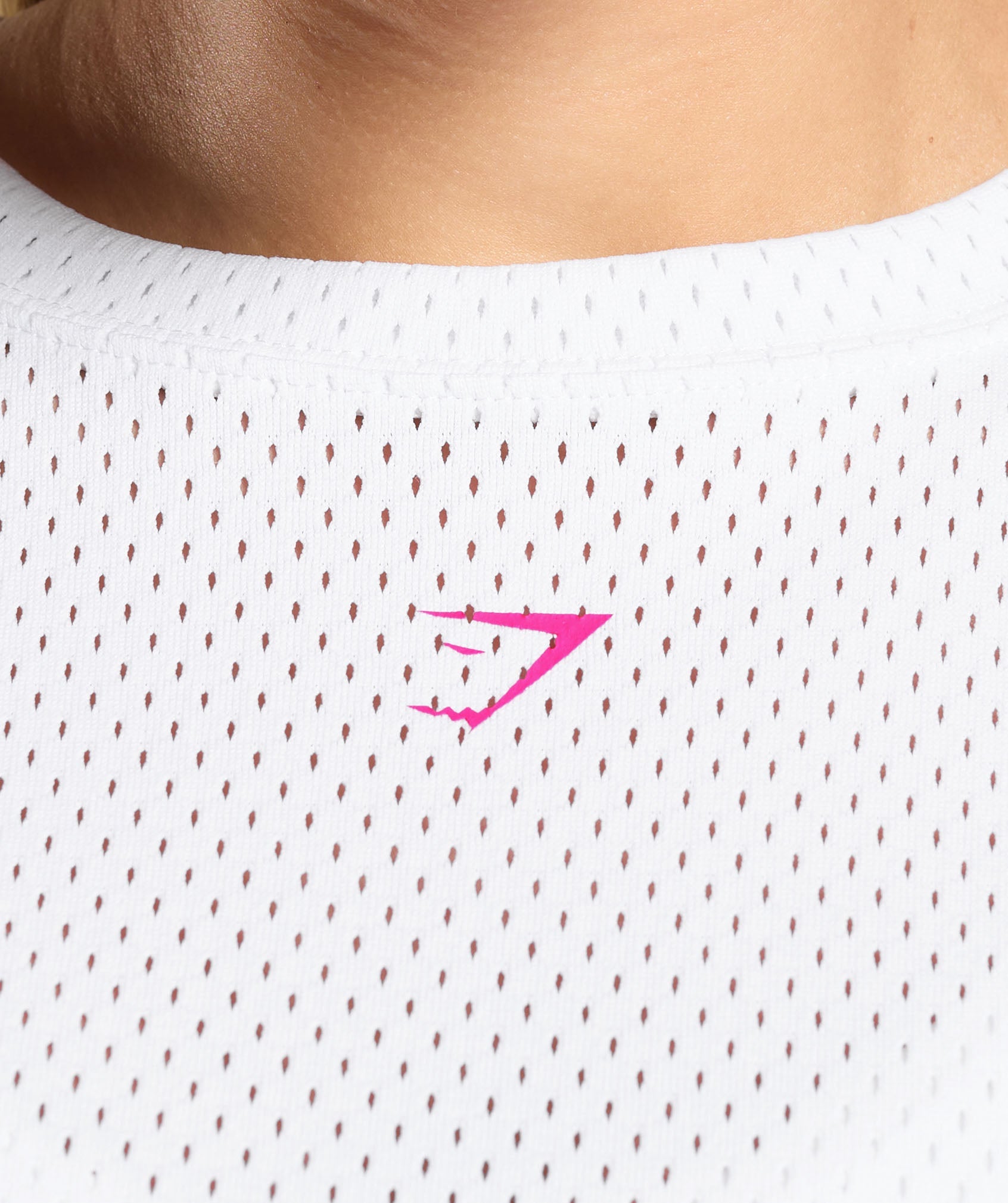 gymshark-mesh-graphic-oversized-t-shirt-ss-tops-white-ss25