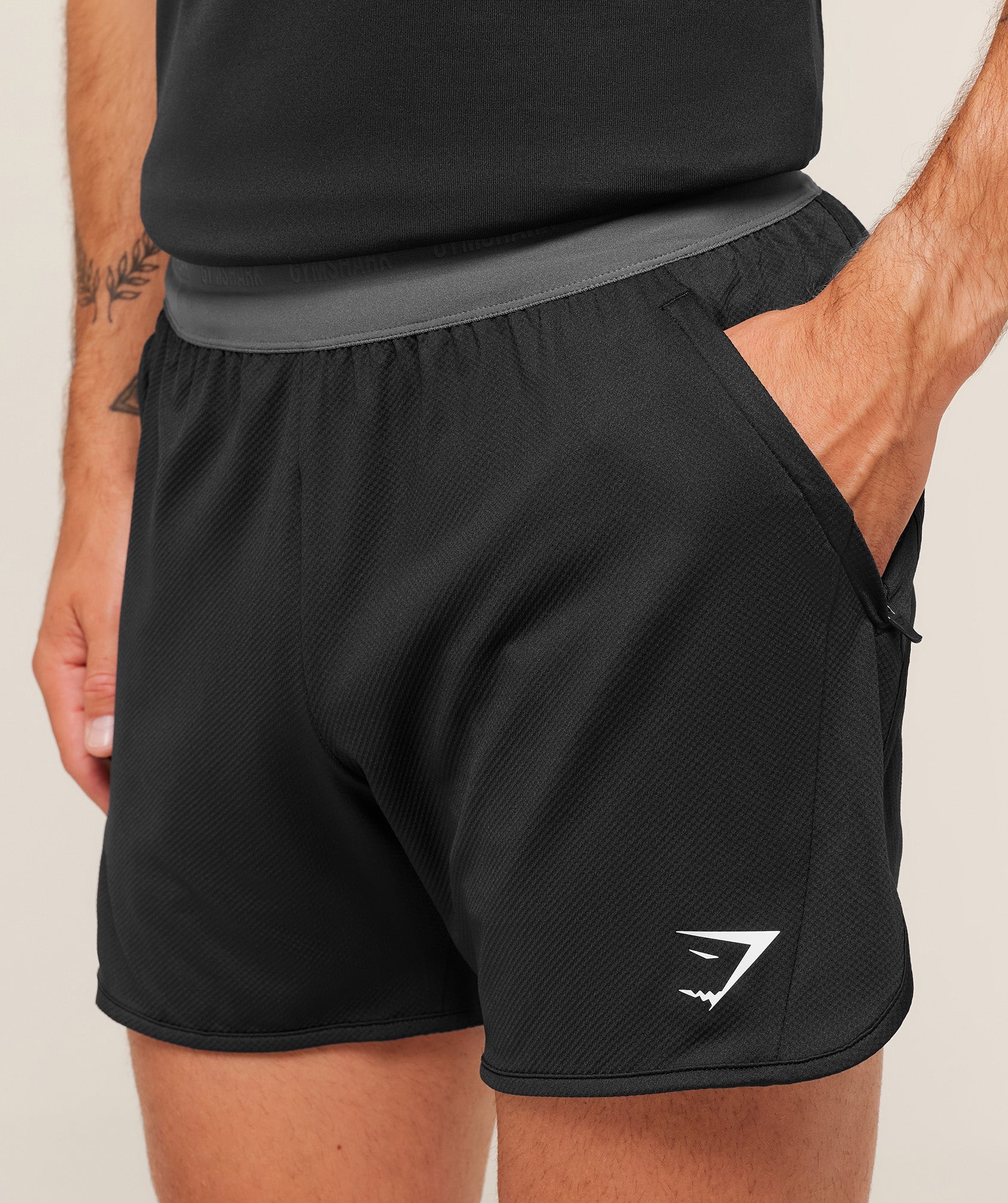 gymshark-mesh-hybrid-5-shorts-shorts-black-aw25