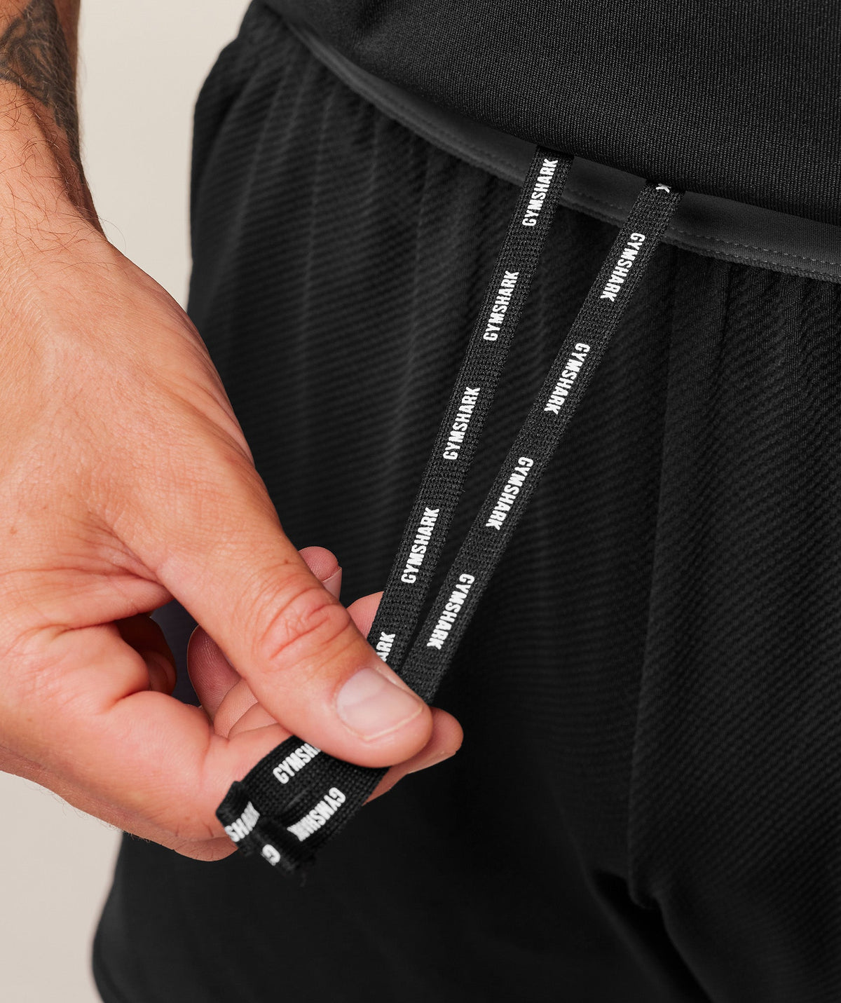 gymshark-mesh-hybrid-5-shorts-shorts-black-aw25